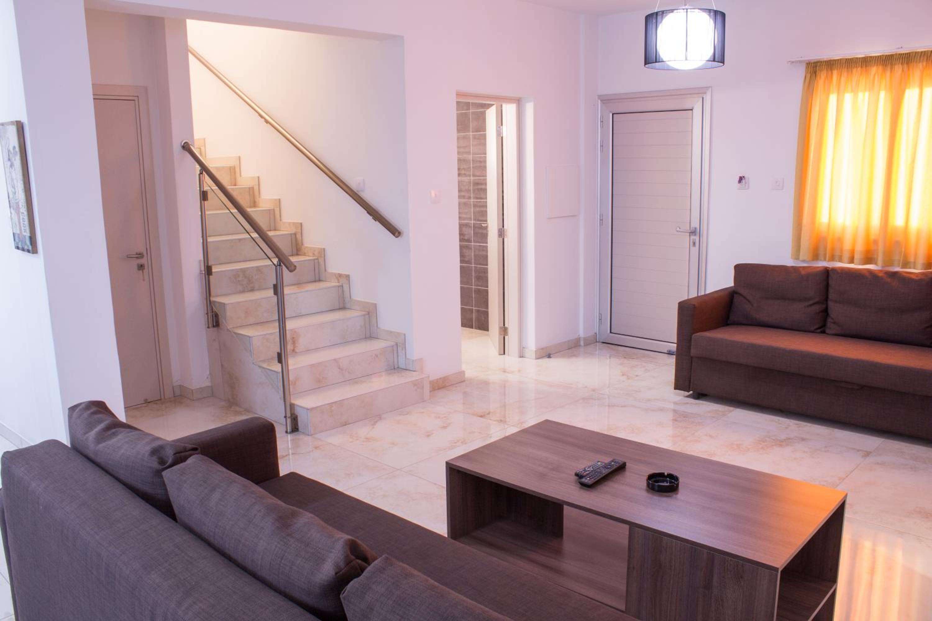 Vier-Schlafzimmer-Villa mit Privatpool