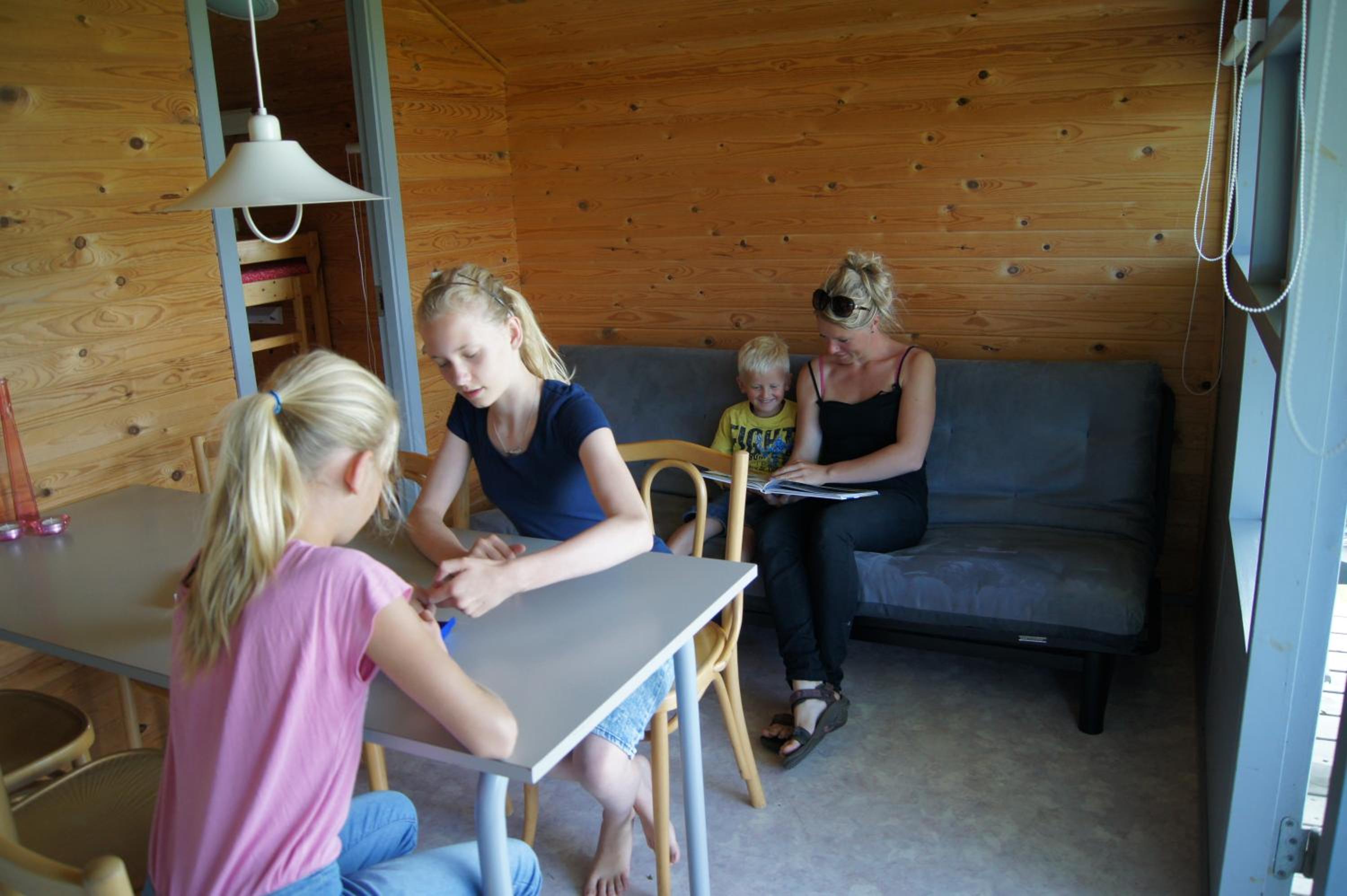 Cottage with Shared Bathroom thumbnail 6