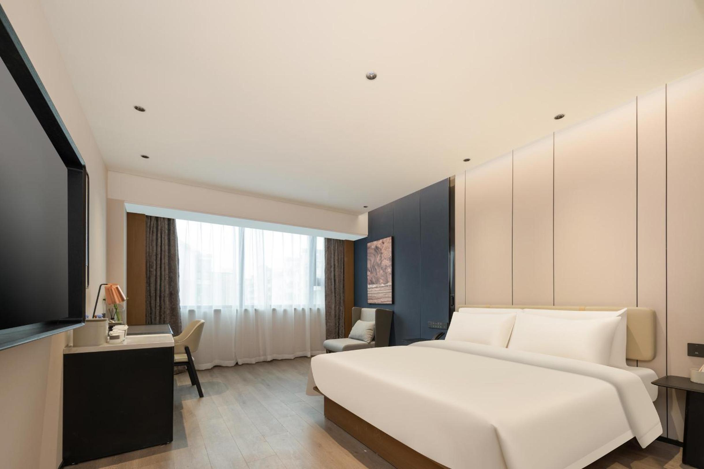 Deluxe Double Room with City View