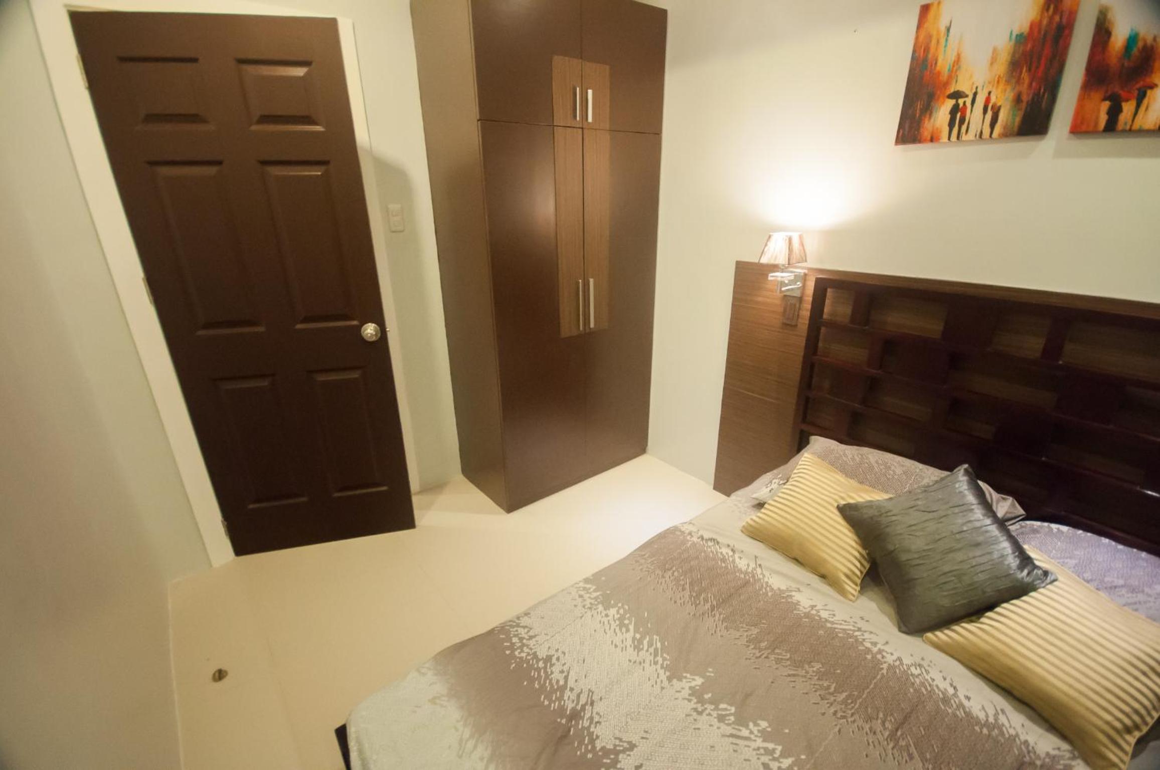 One-Bedroom Apartment - Photo 3