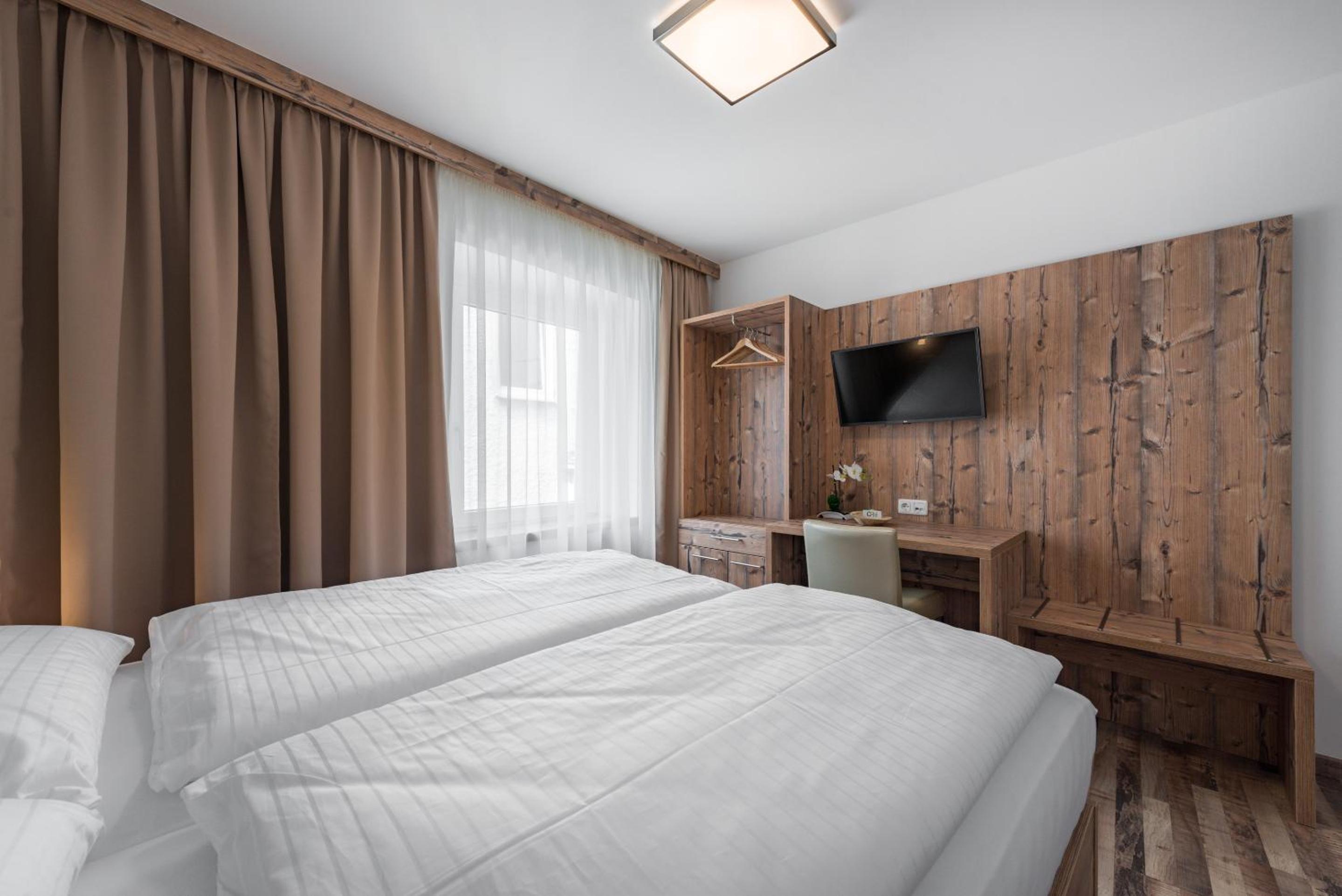 Economy Double Room photo 3