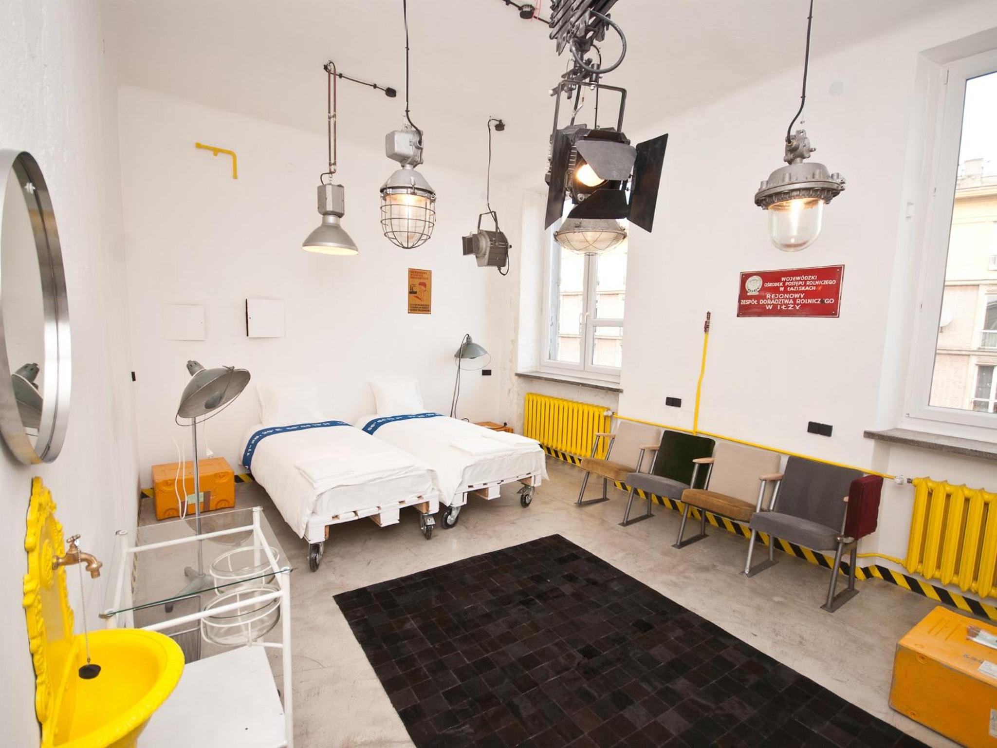 Double or Twin Room with Private External Bathroom - Photo 3