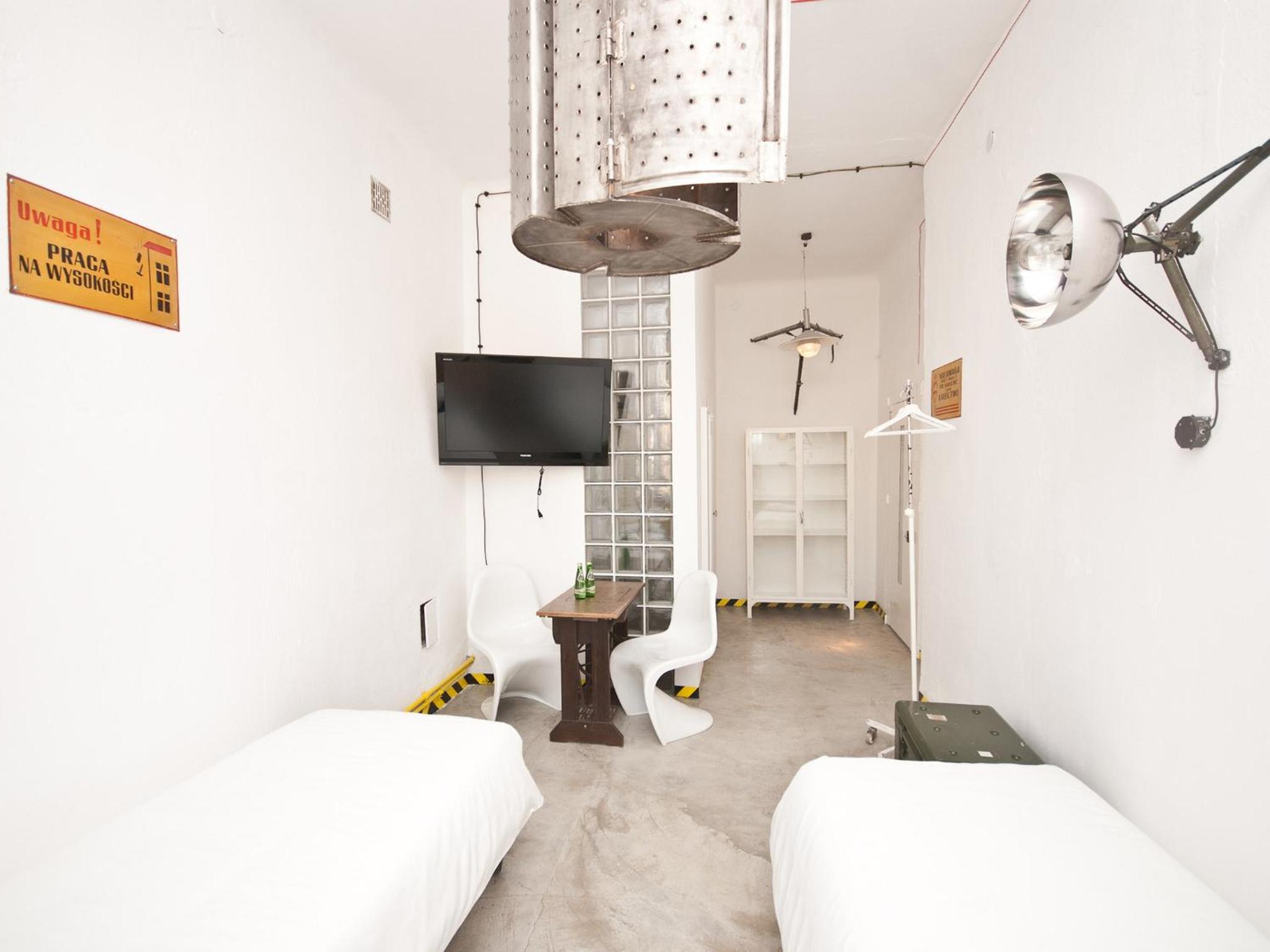 Double or Twin Room with Private Bathroom - Photo 2