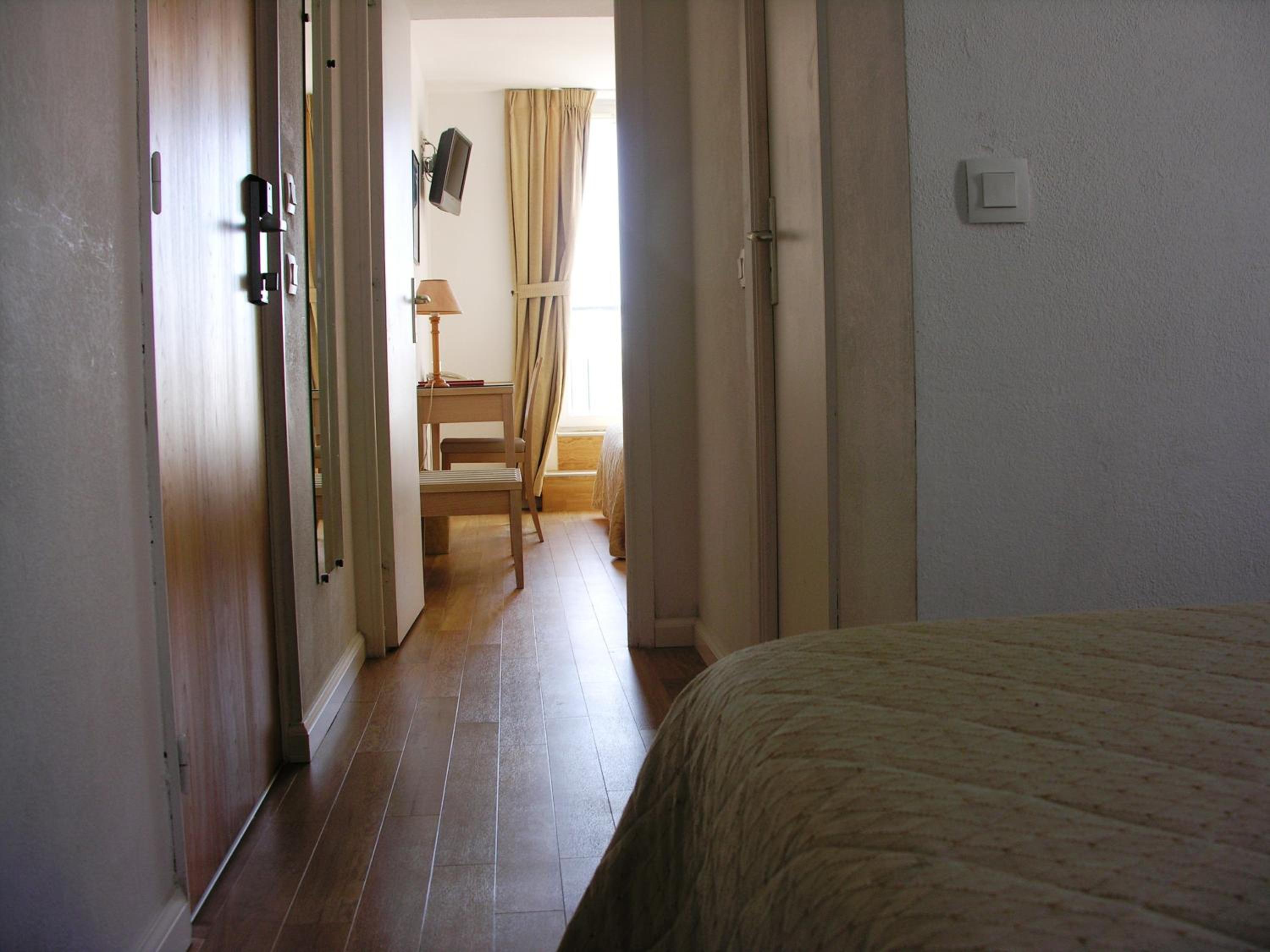  Family Room with Sea View - Photo 4