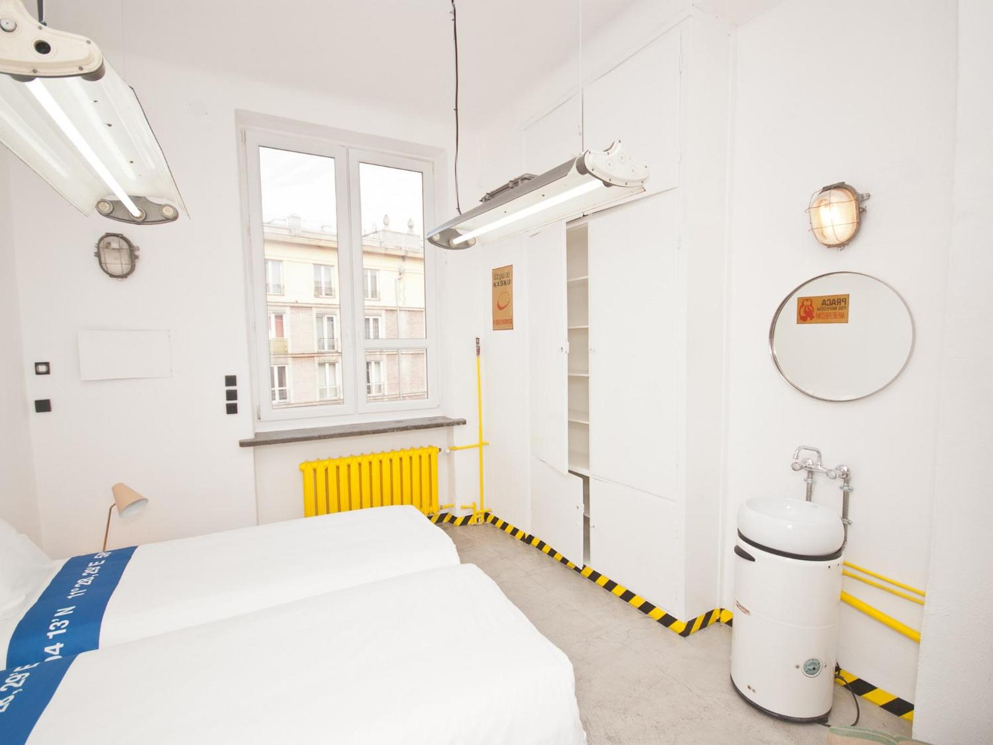 Double or Twin Room with Private External Bathroom - Photo 8