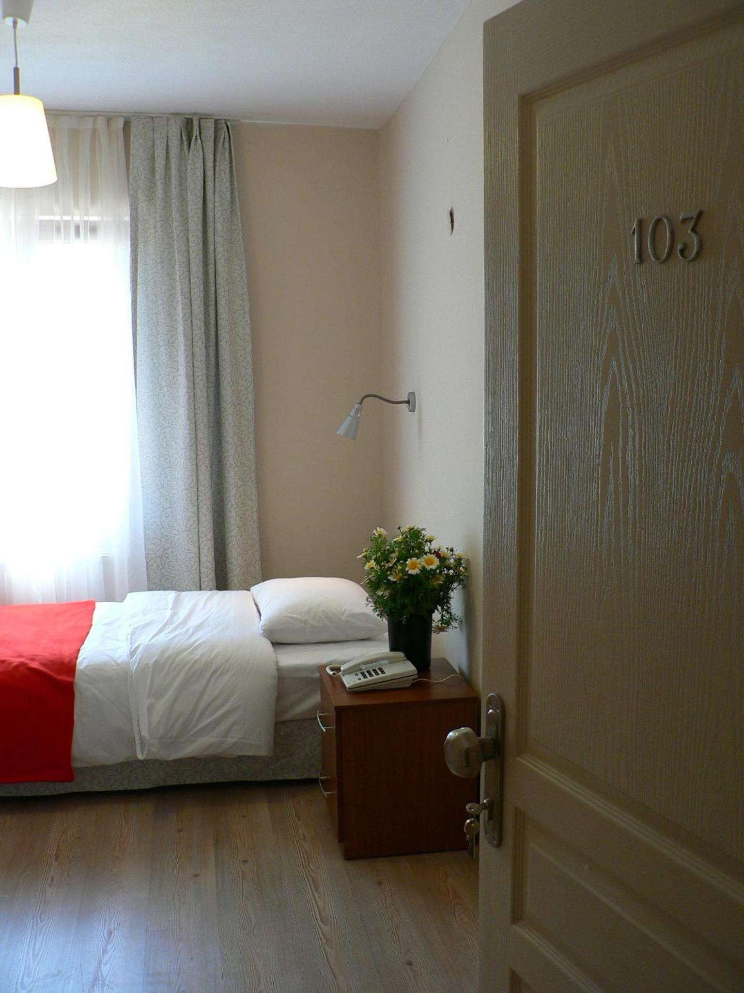 Double or Twin Room - Photo 26