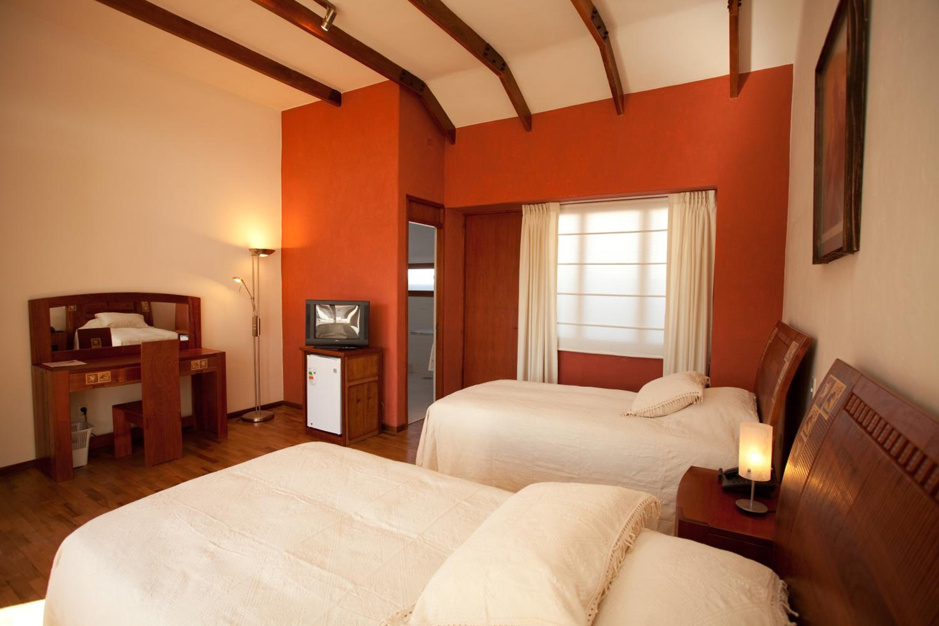 Twin Room - Photo 5