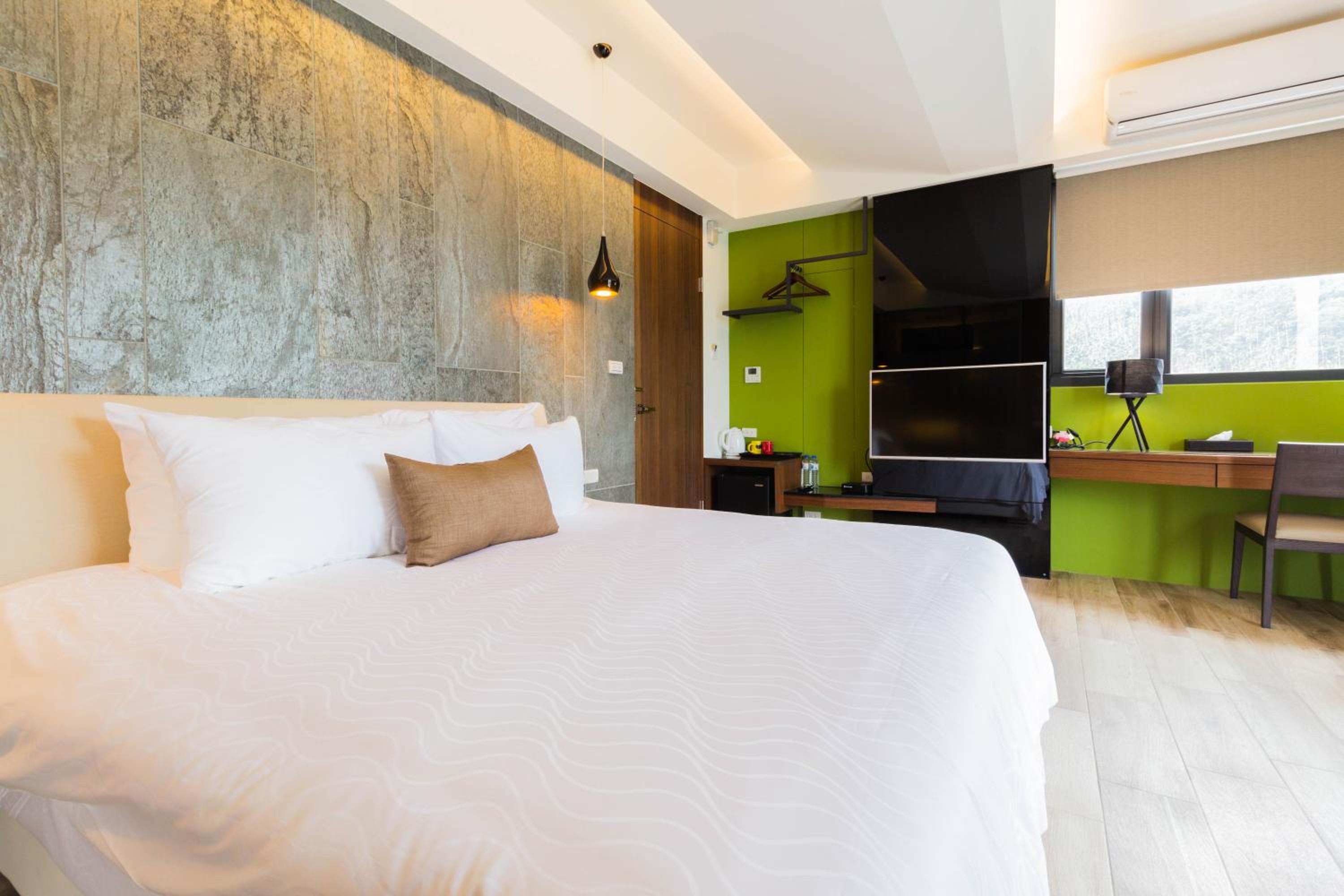 Queen Room photo 3