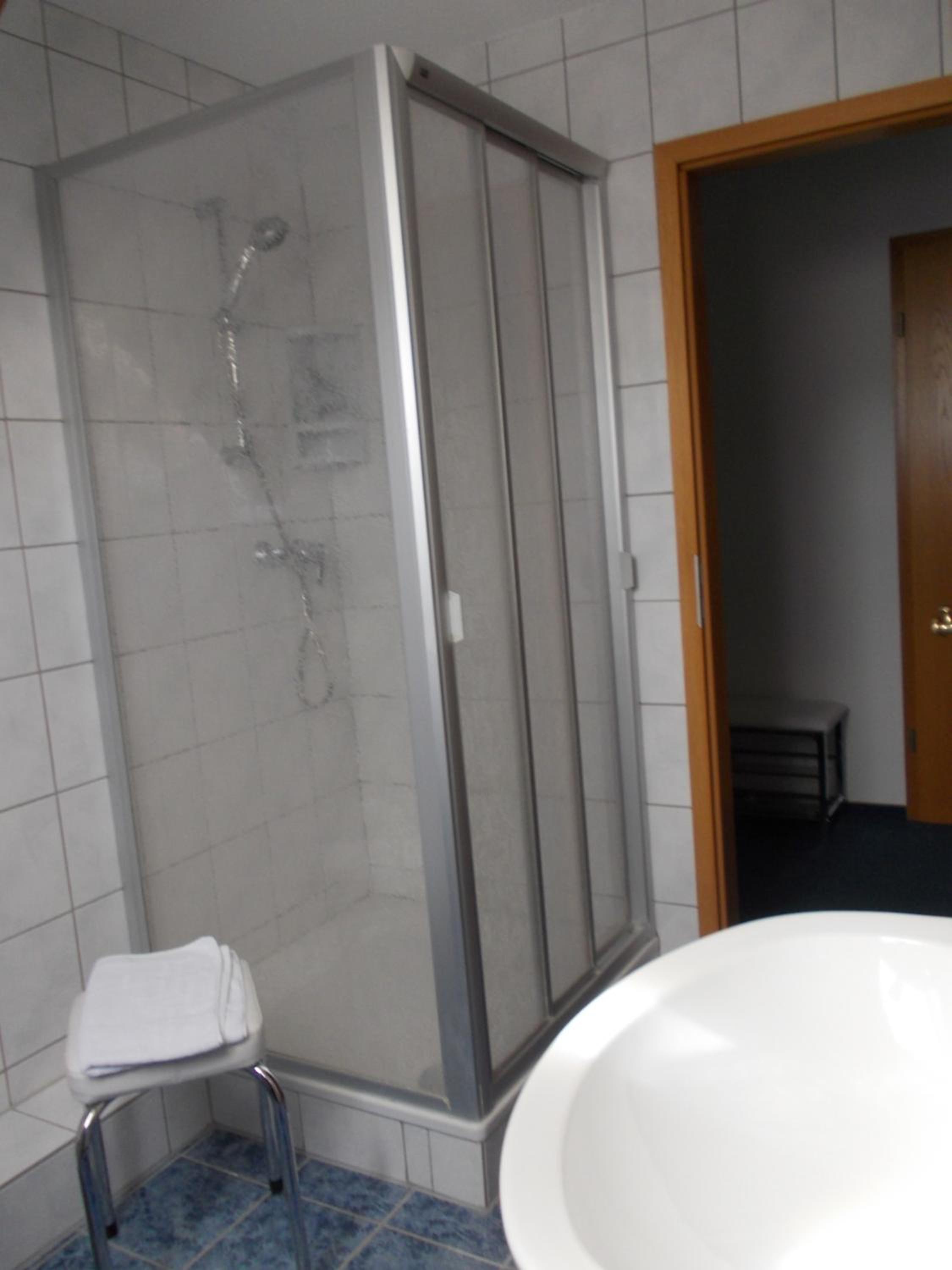 Apartment with Shower - Photo 13