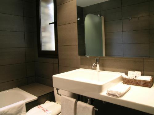 Double or Twin Room with View photo 2