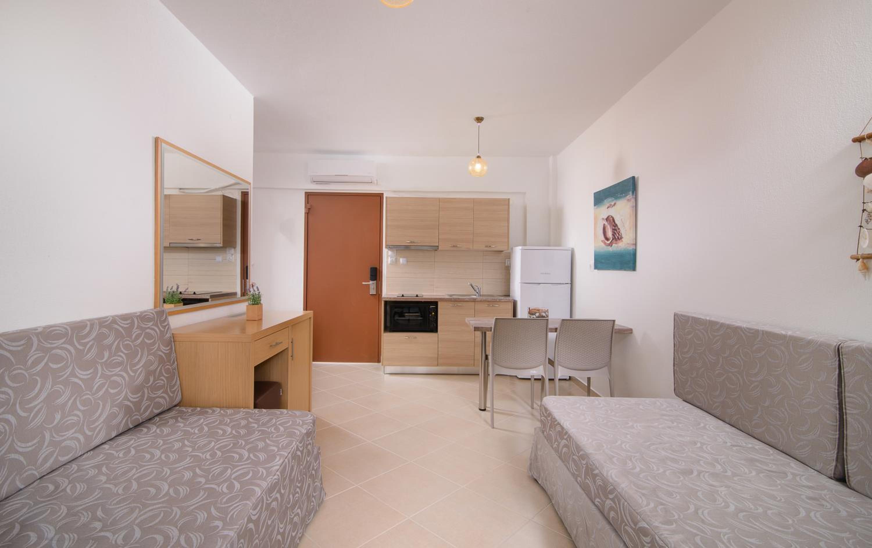One Bedroom Apartment with Balcony - Photo 7