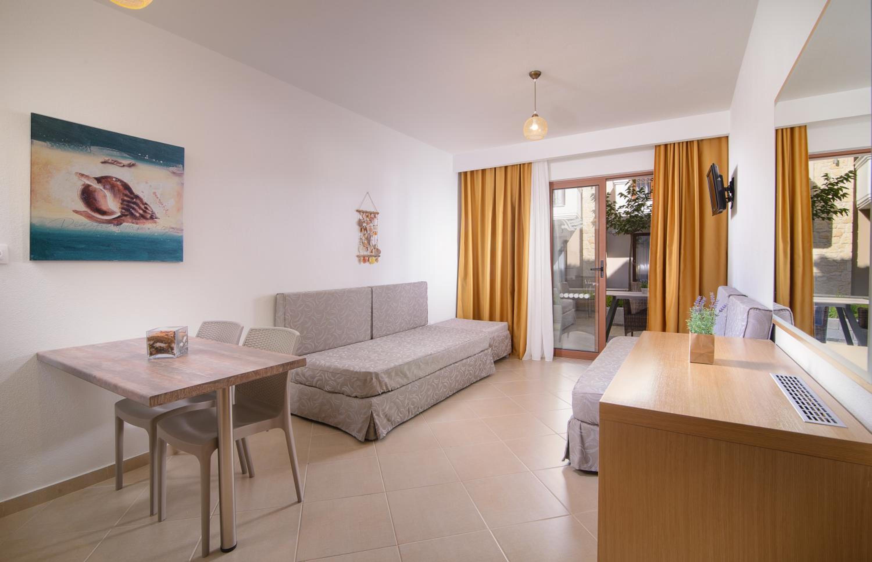 One Bedroom Apartment with Balcony - Photo 9