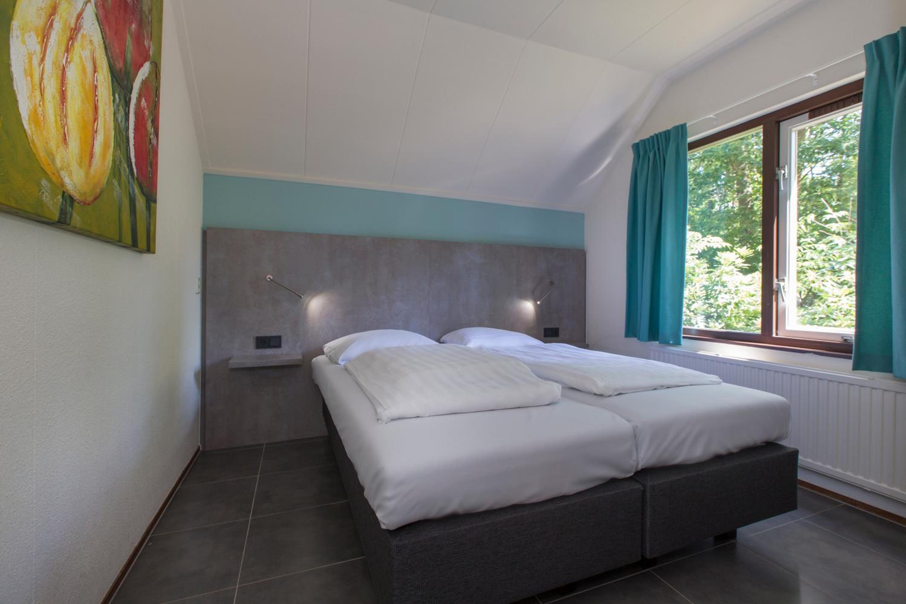 Three-Bedroom House photo 3
