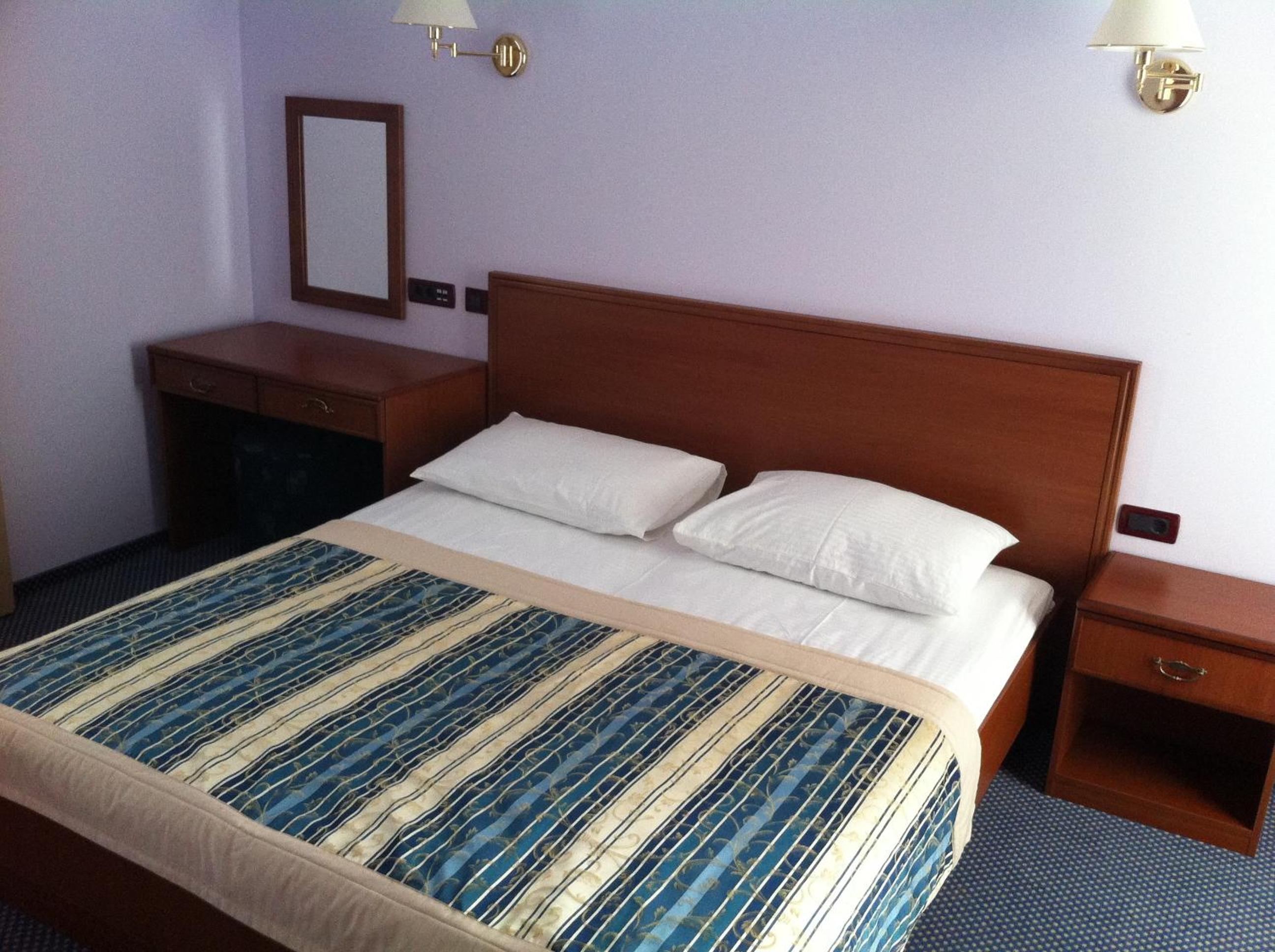 Three-Bedroom Suite with Side Sea View photo 1