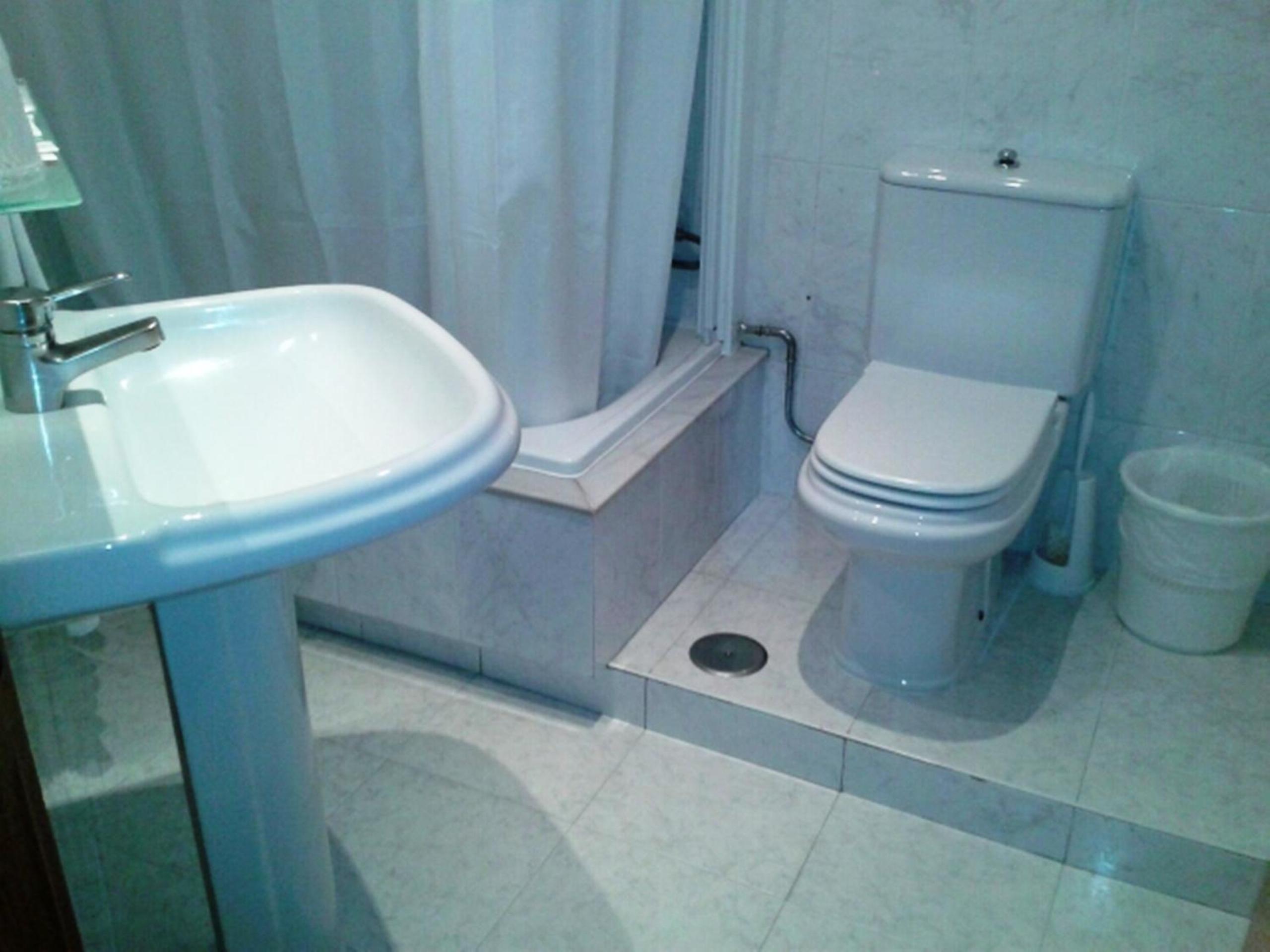 Double Room - Photo 5