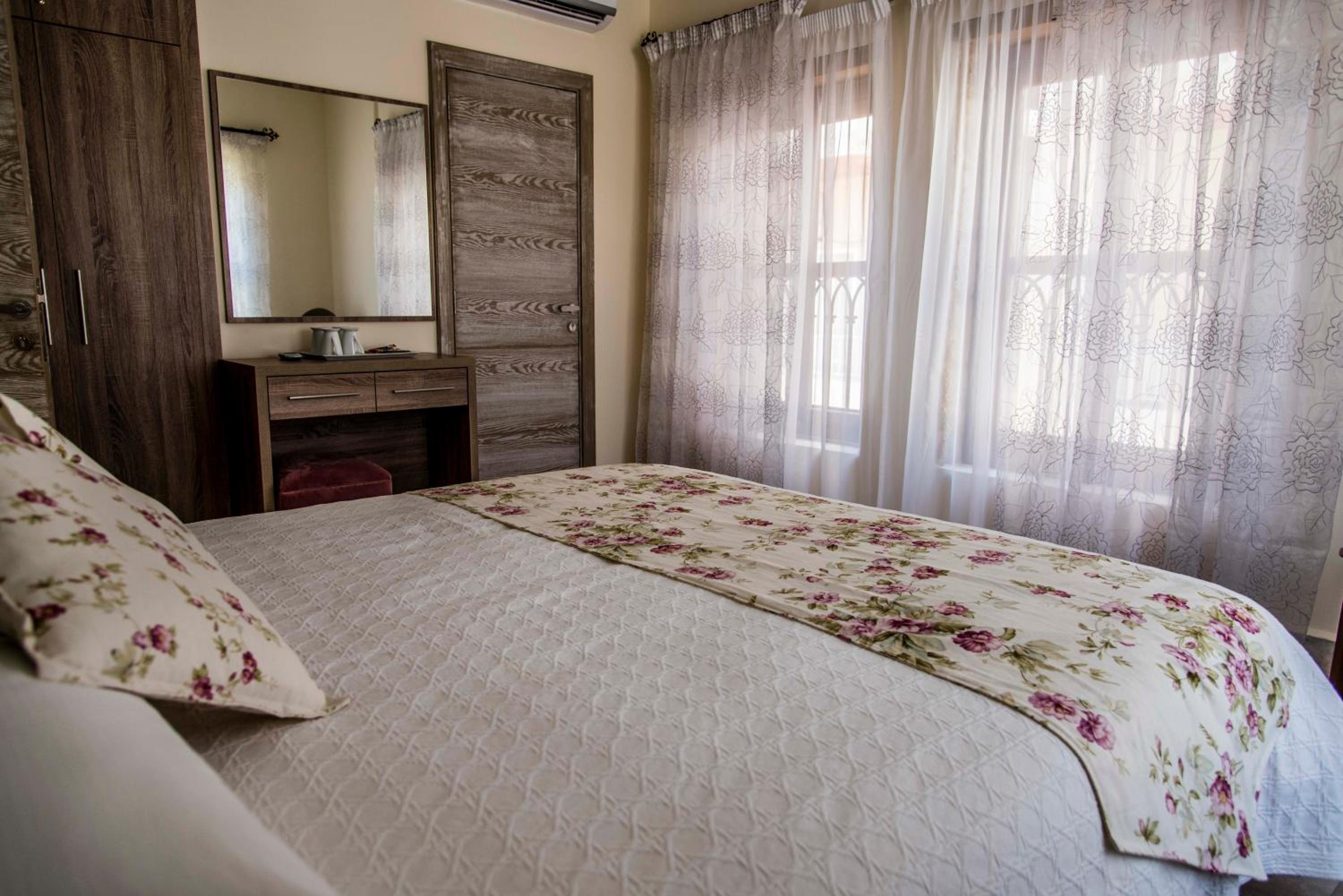 Deluxe Suite photo 3