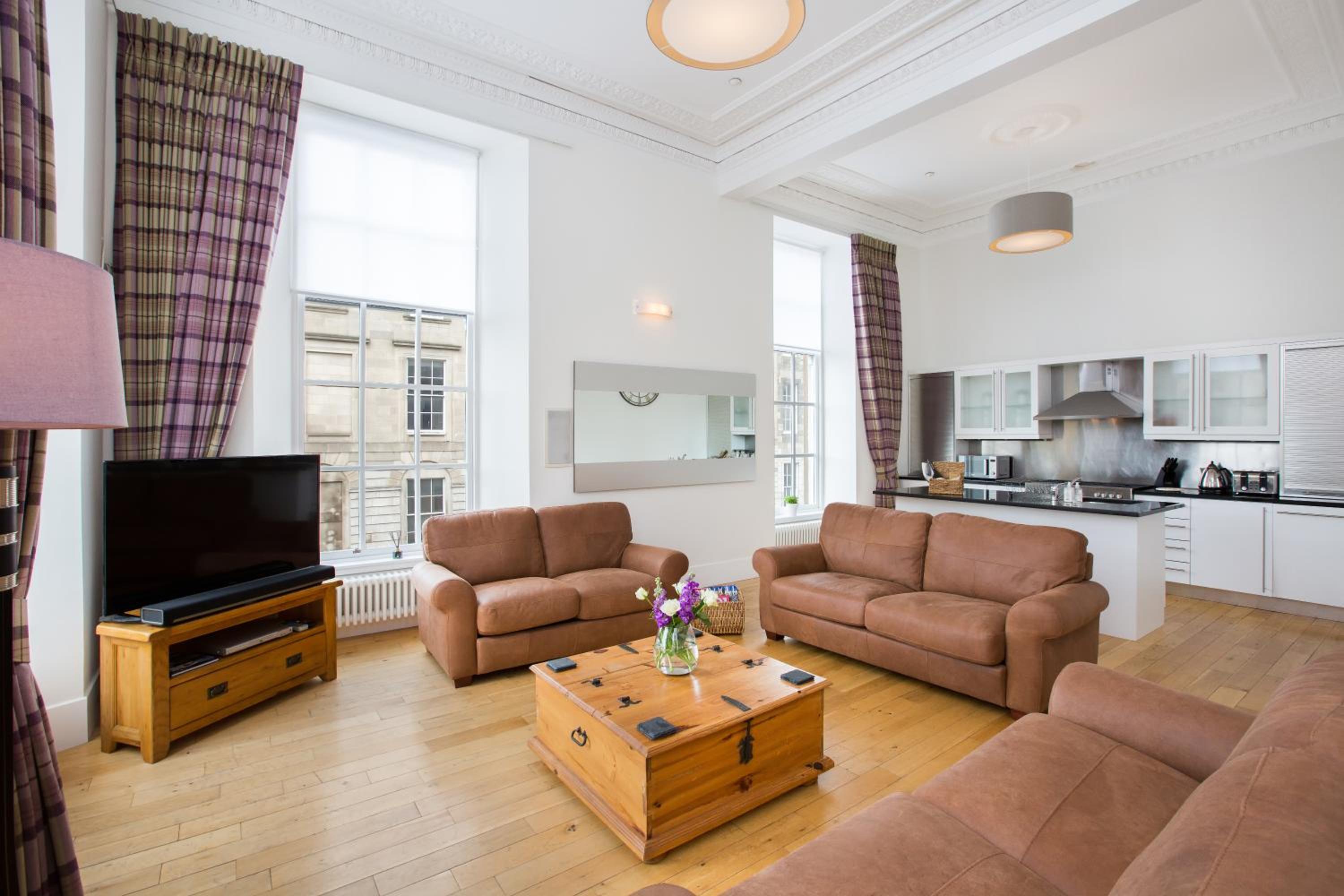 Four-Bedroom Duplex Apartment photo 3
