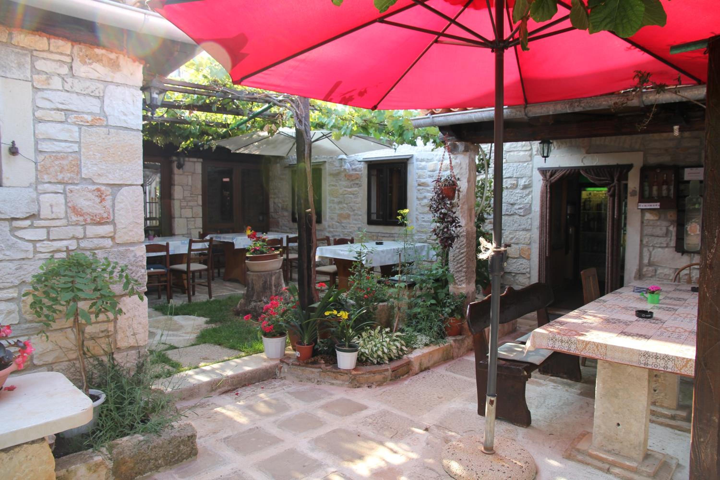 Deluxe Double Room with Shower photo 2