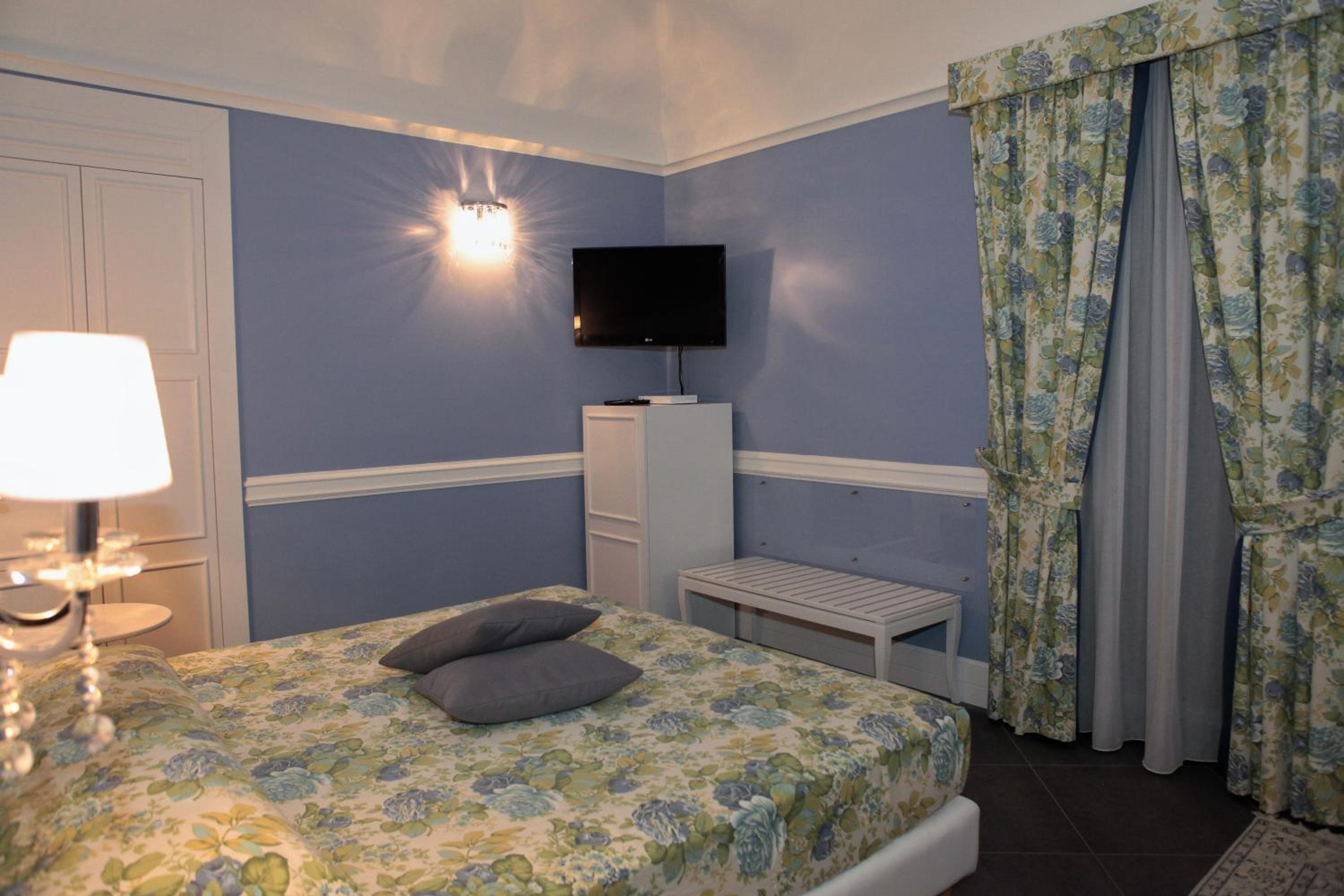 Suite - Photo 7