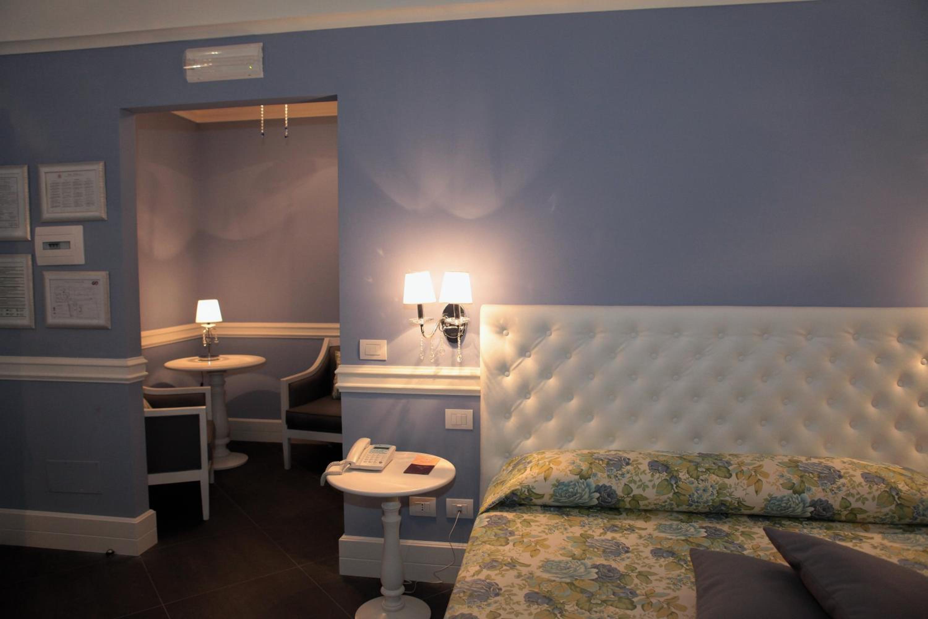 Suite - Photo 5