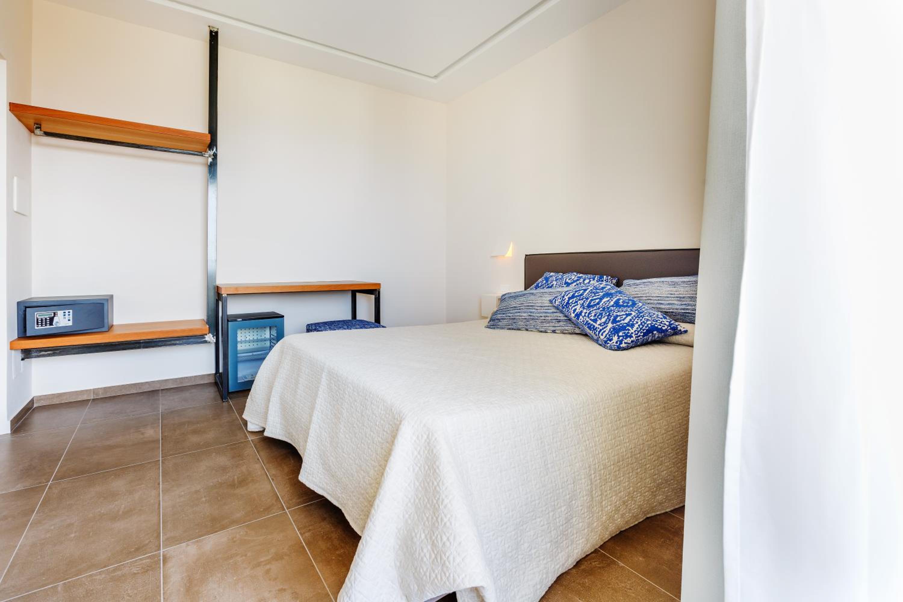 Deluxe Double Room with Balcony and Sea View