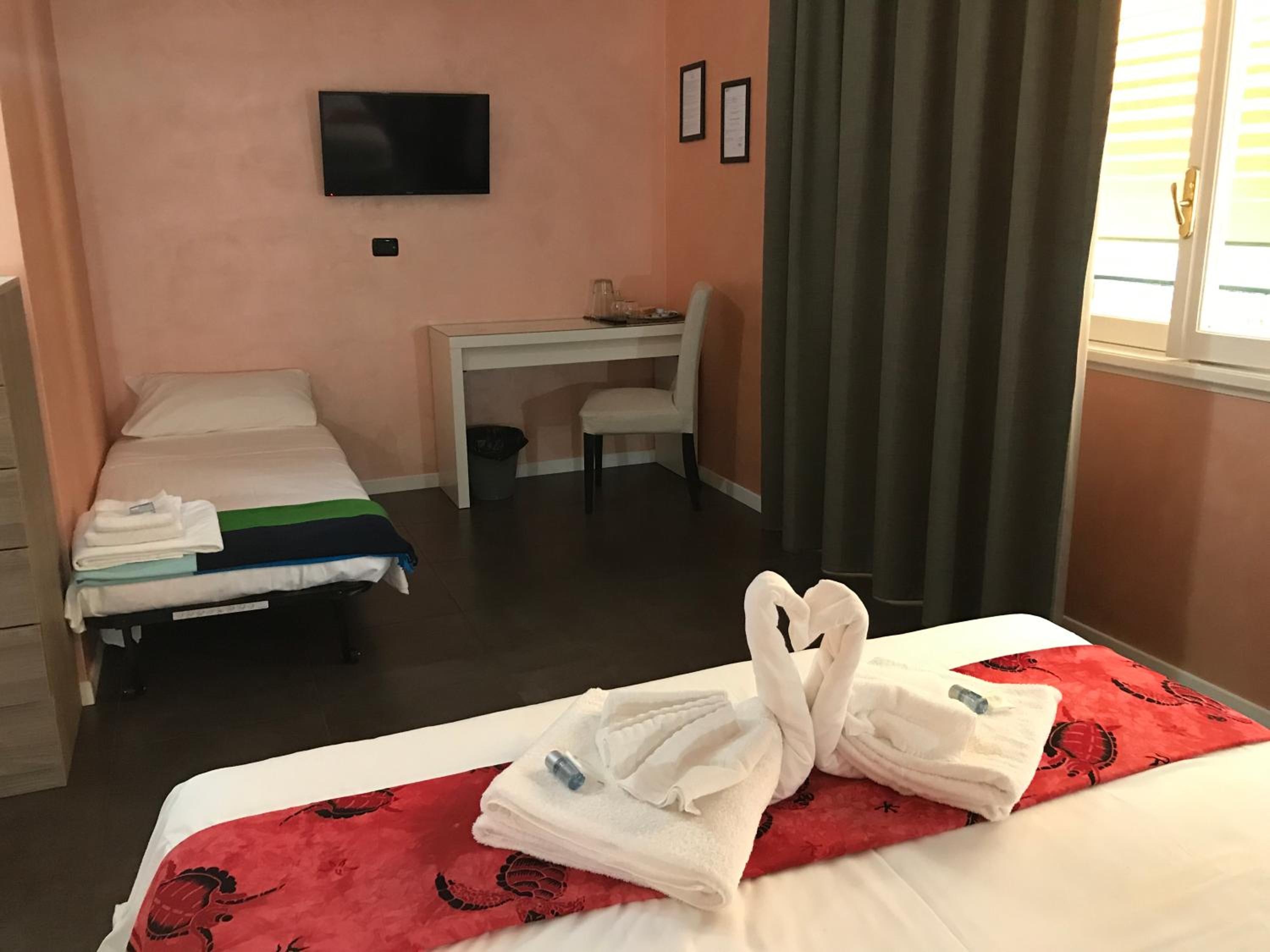 Family Suite with Balcony photo 3