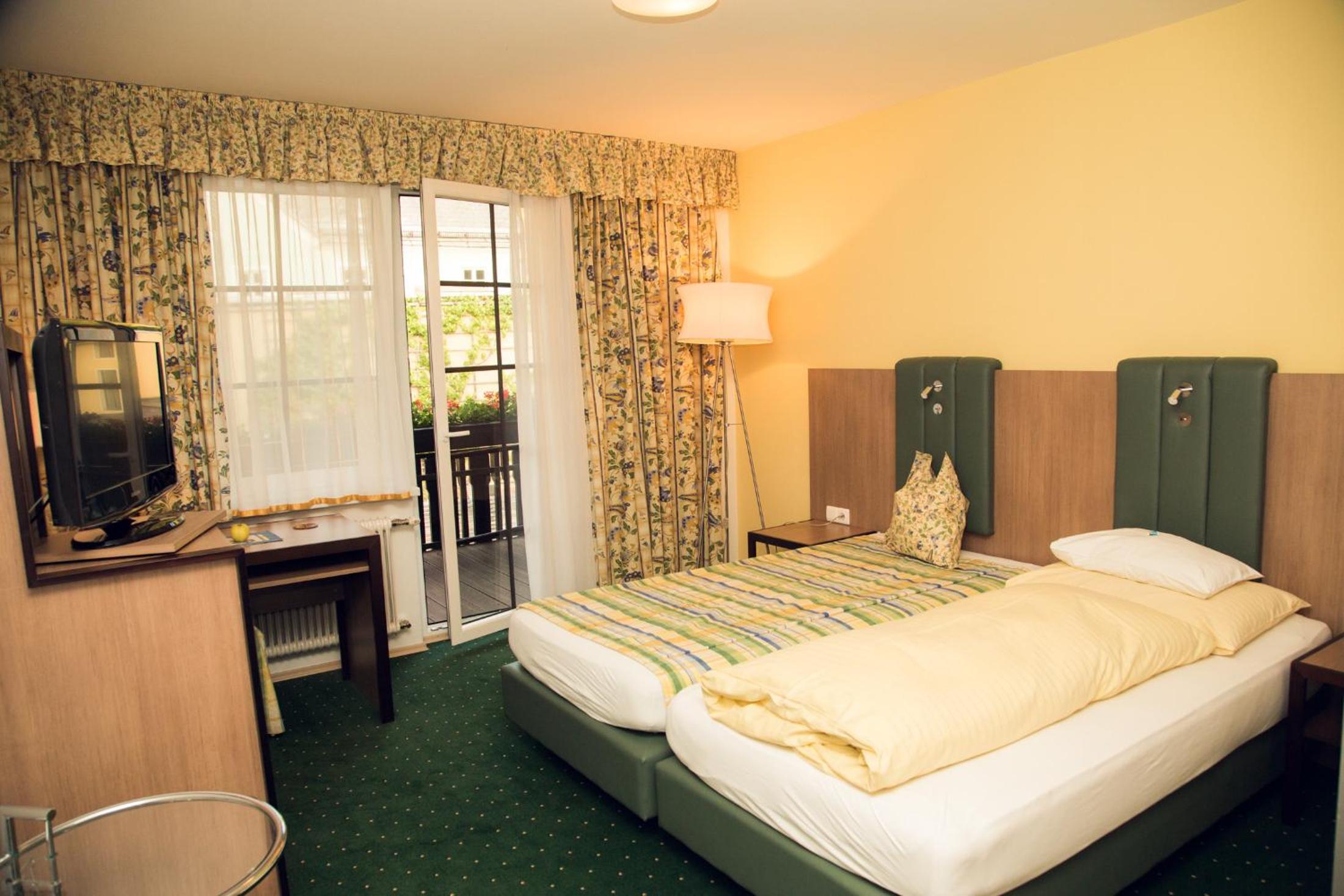 Deluxe Double or Twin Room photo 1