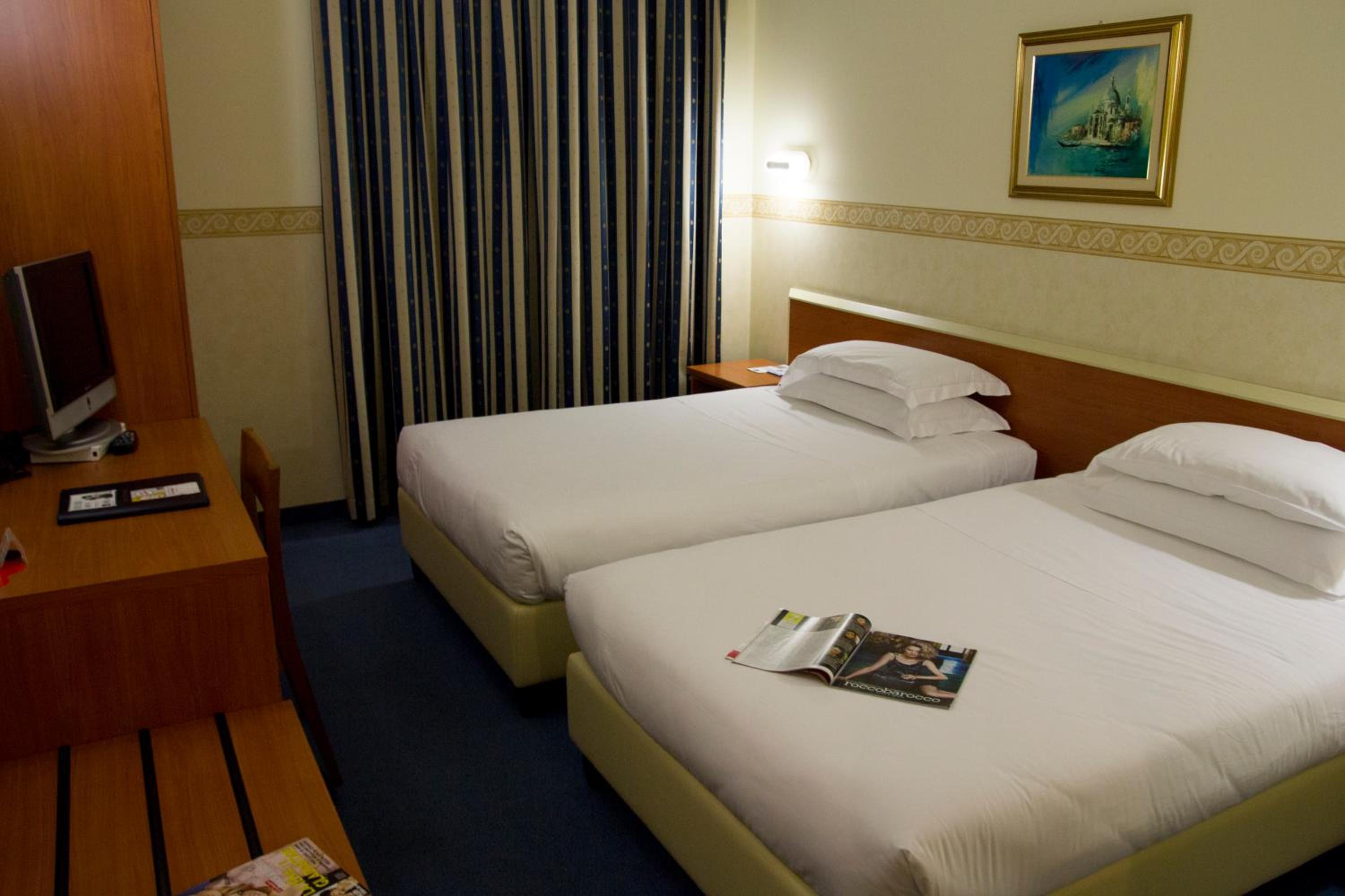 Economy Twin Room