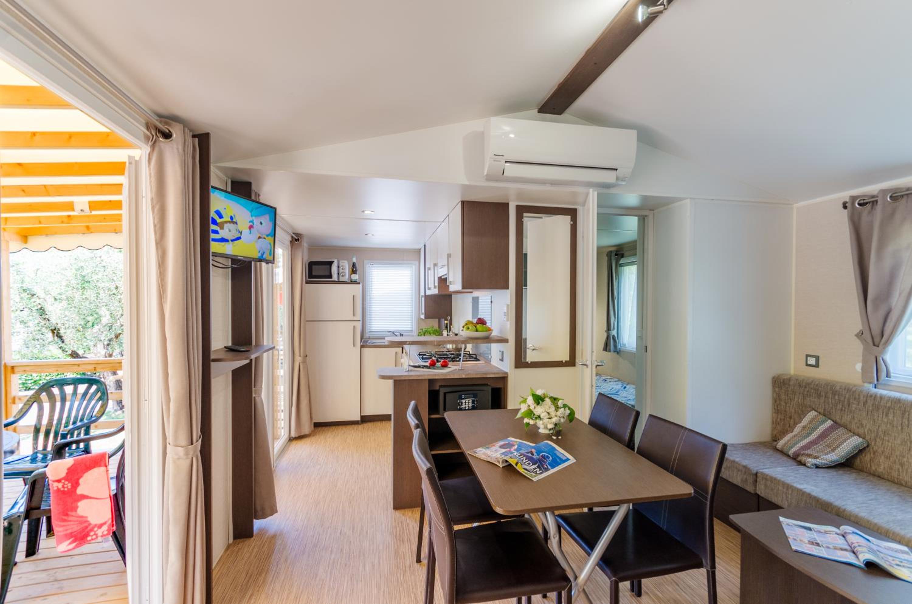 Superior Mobile Home ( 4 Adults) photo 3