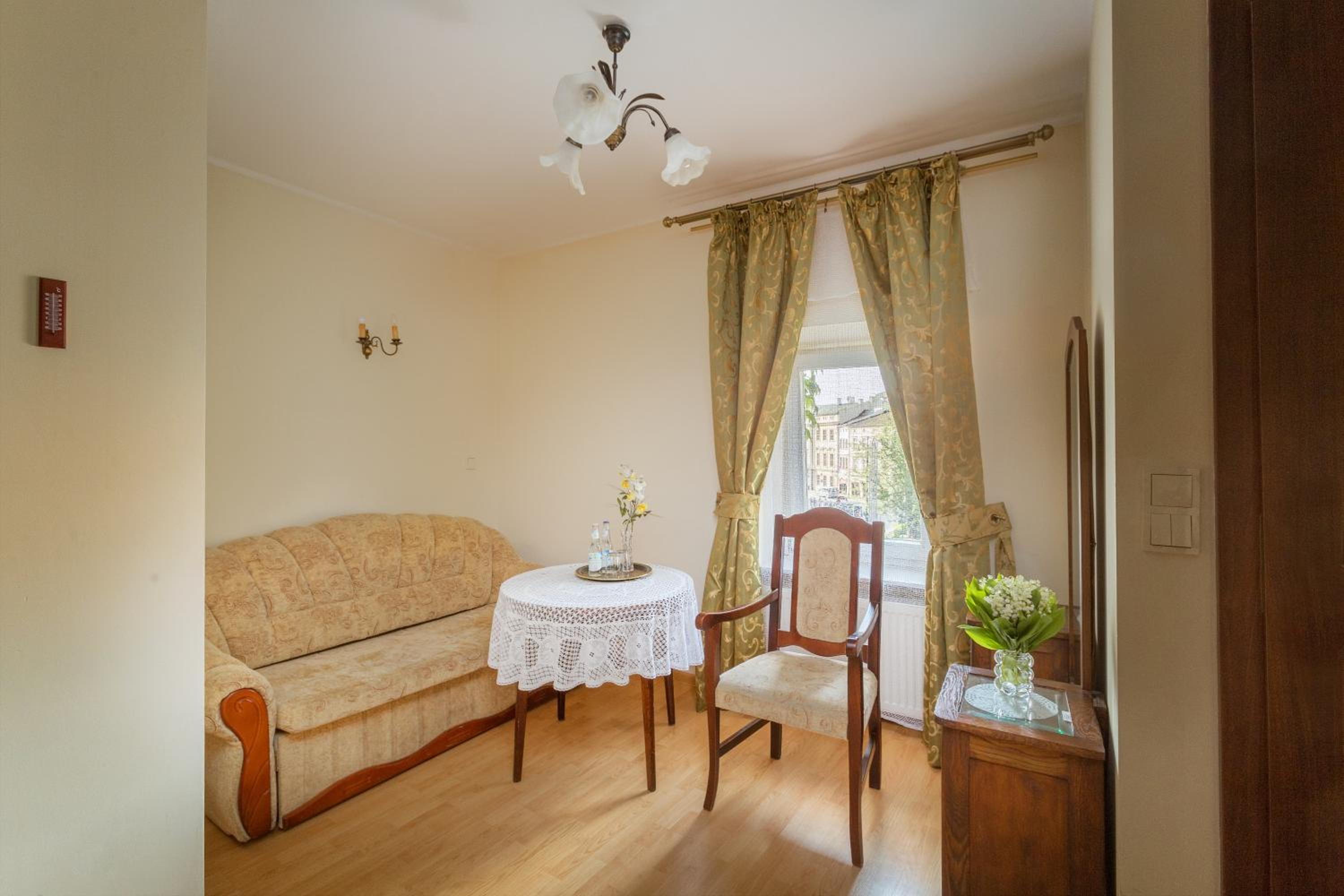Double or Twin Room - Photo 10