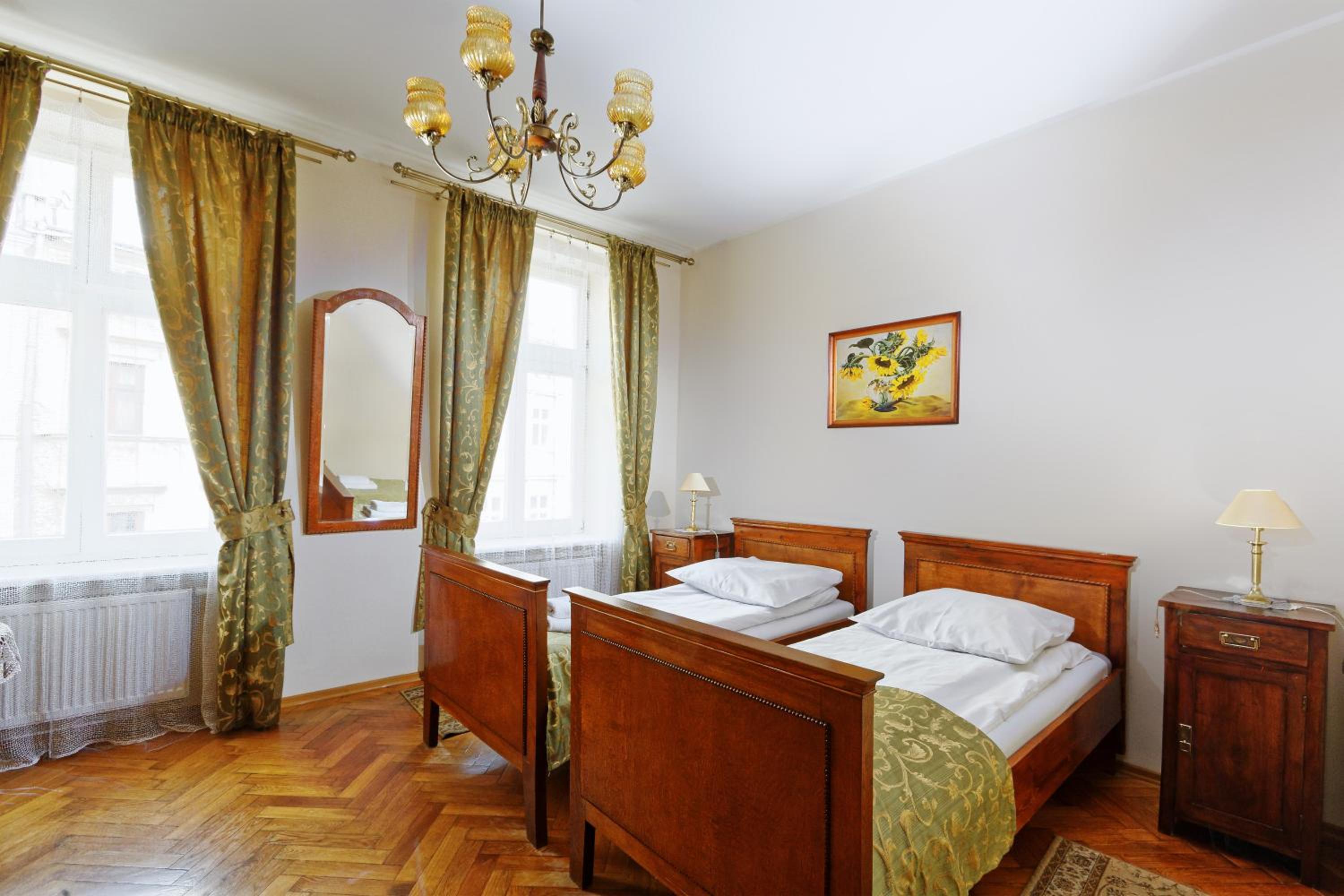 Double or Twin Room - Photo 8