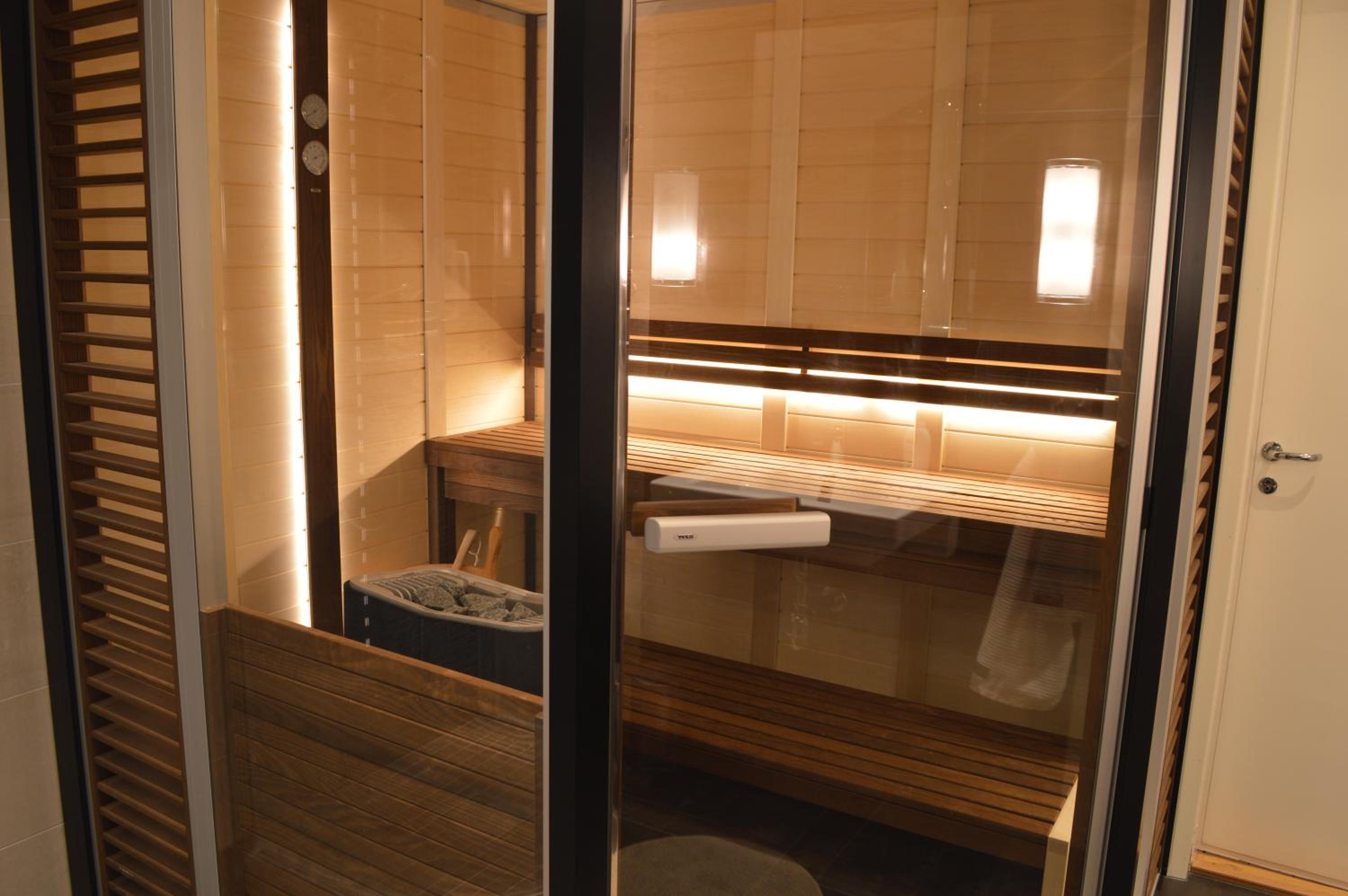 Double Room with Shared Bathroom photo 2