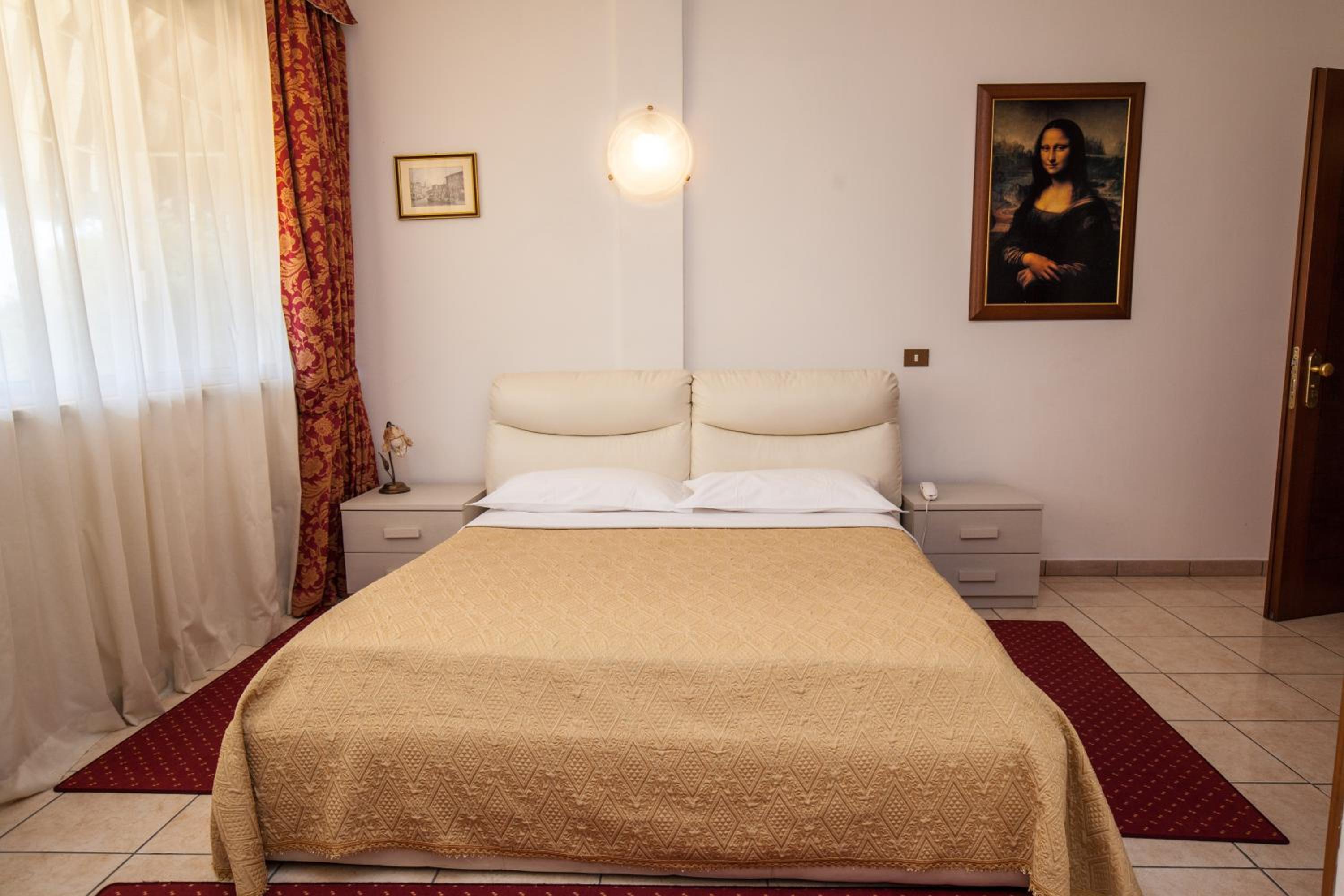 Double or Twin Room - Photo 3