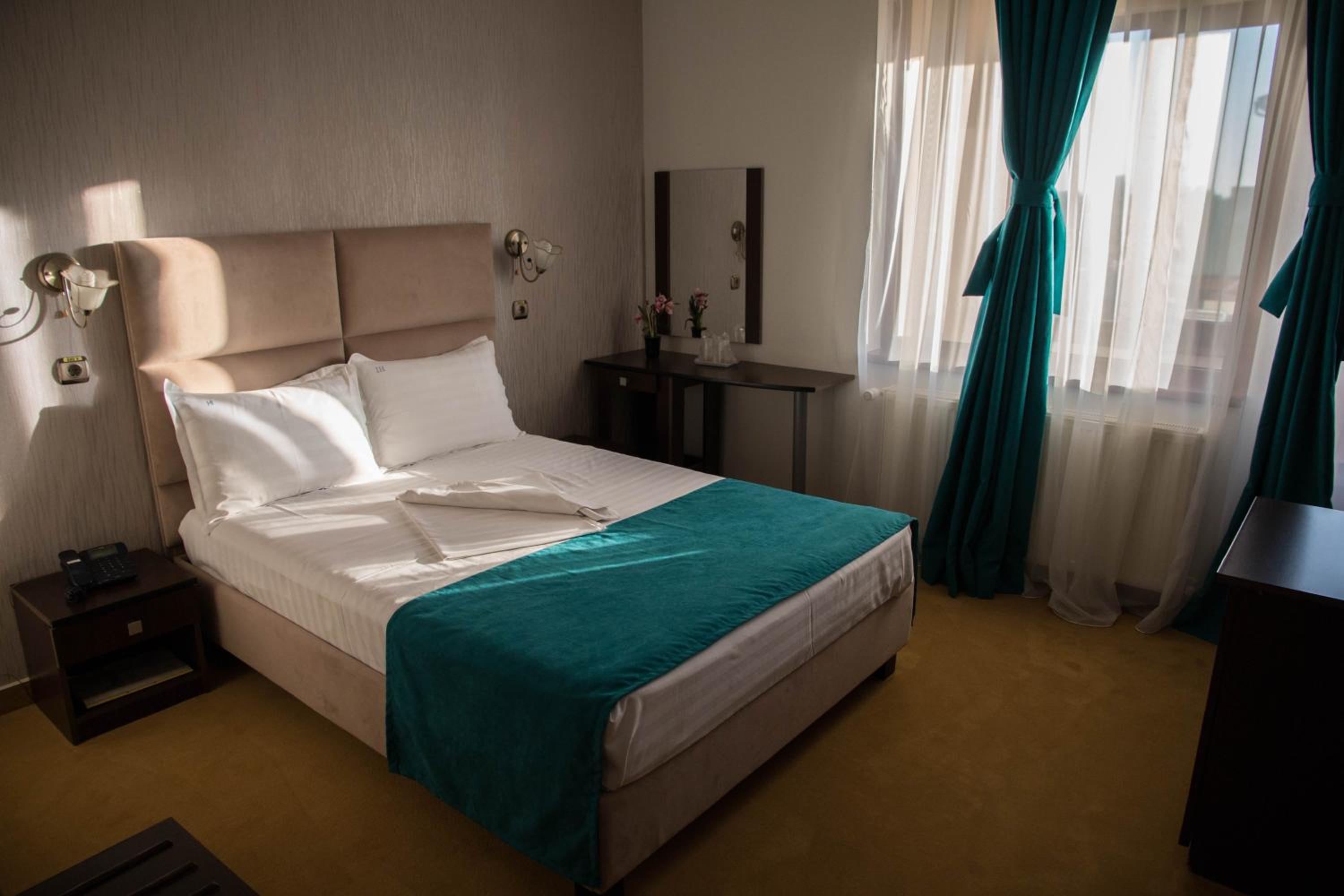 Double Room - Photo 1