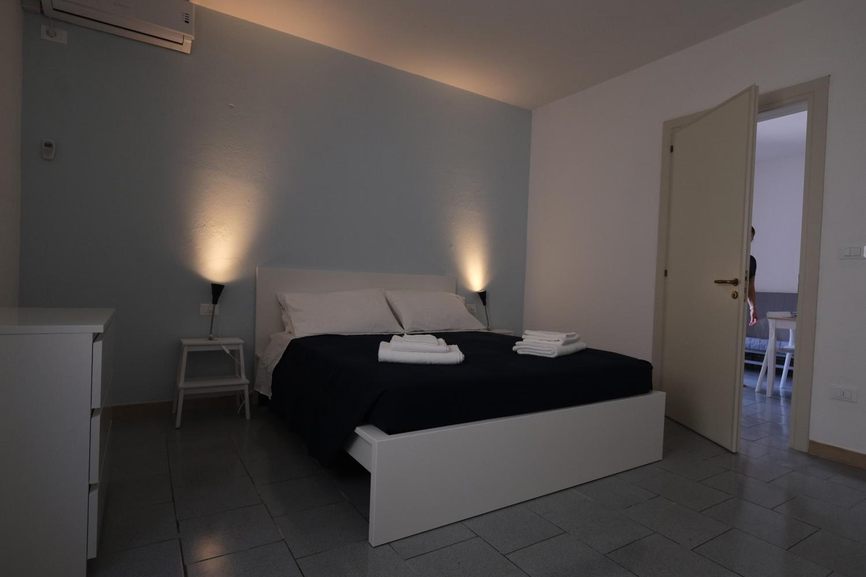 One-Bedroom House photo 1