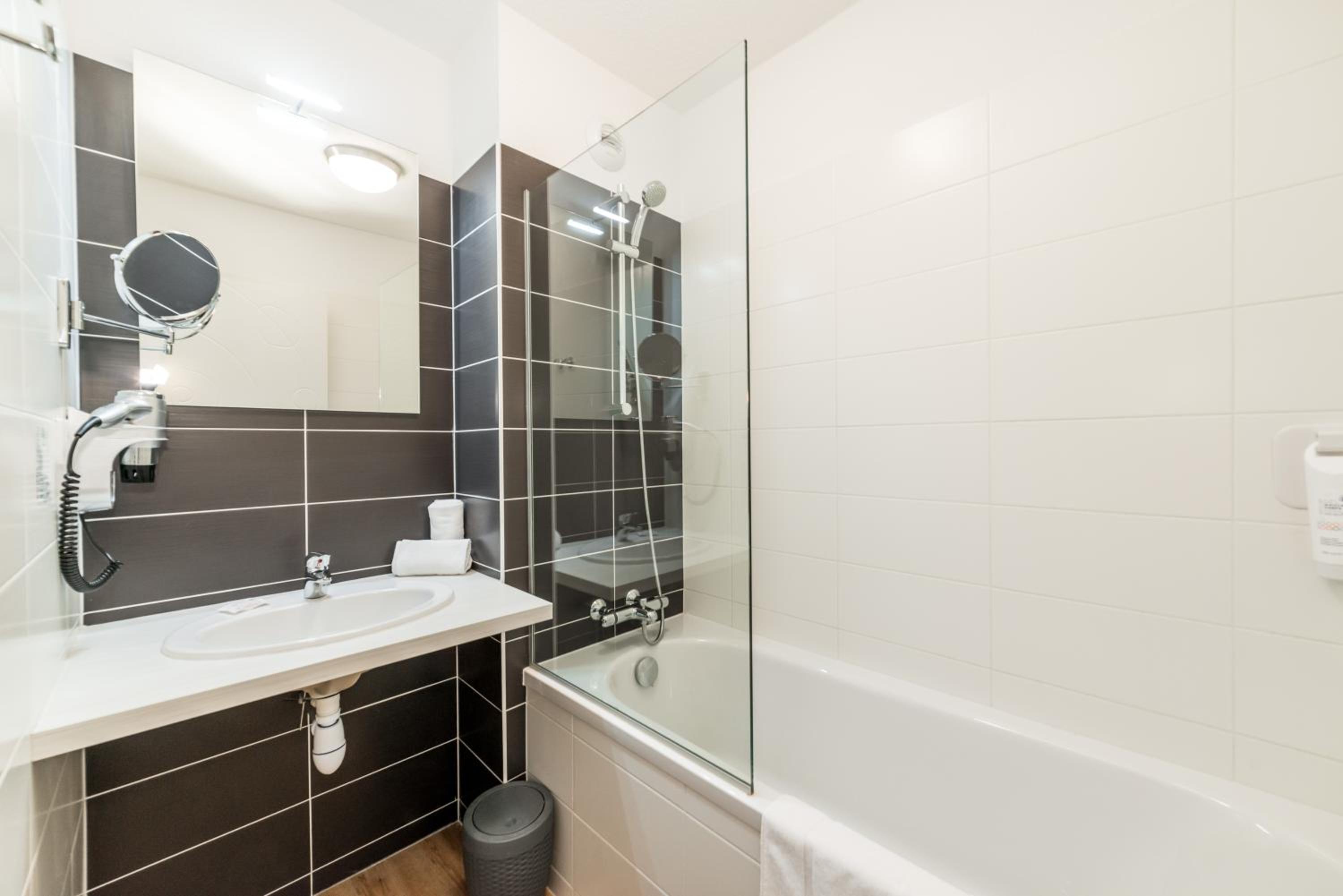 Comfort Double Room - with Air Conditioning - Photo 2