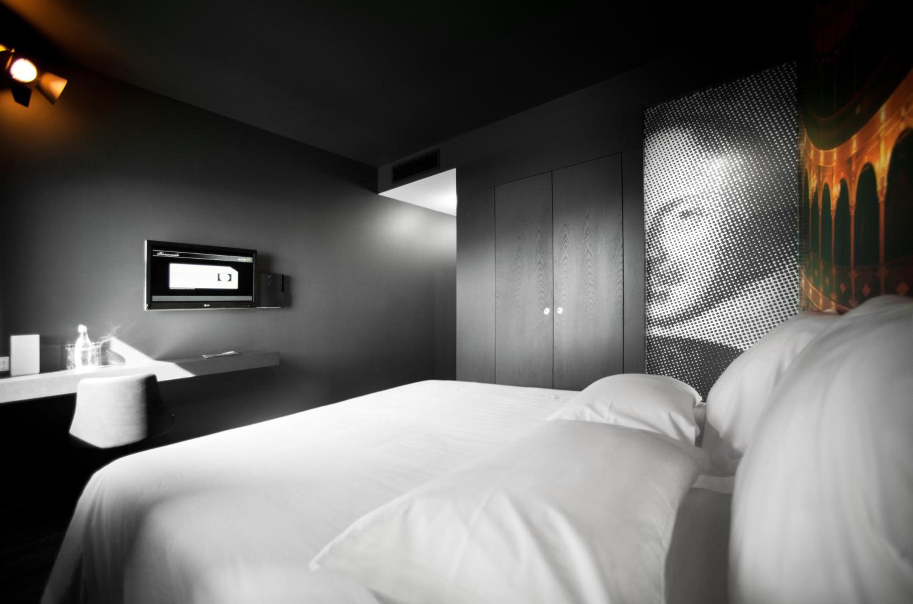 Double or Twin Room River View - Photo 6