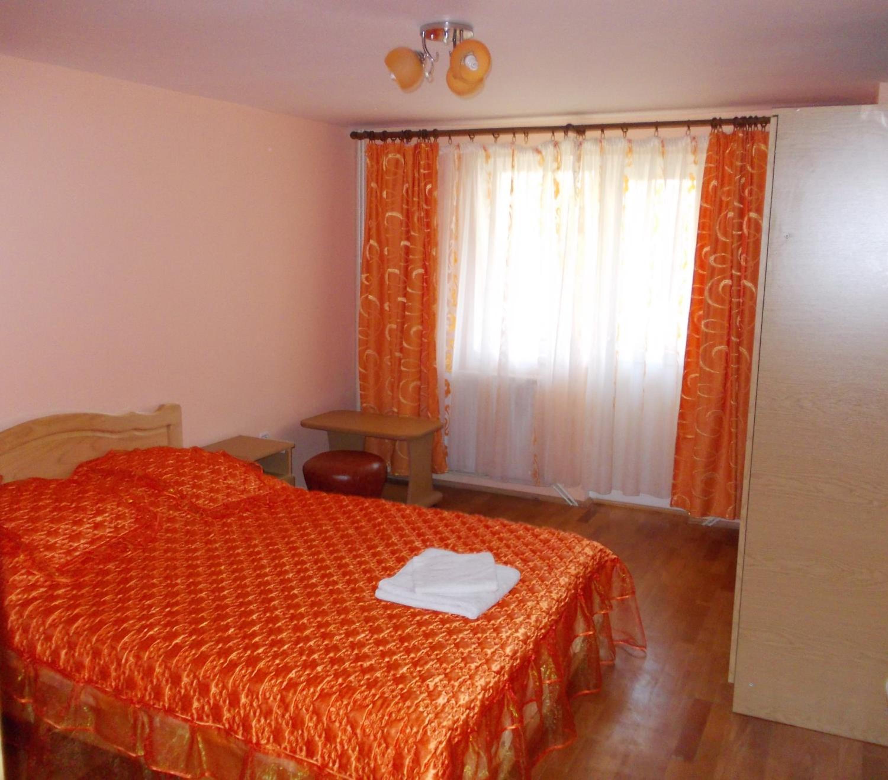 Deluxe Double Room with Shower - Photo 6