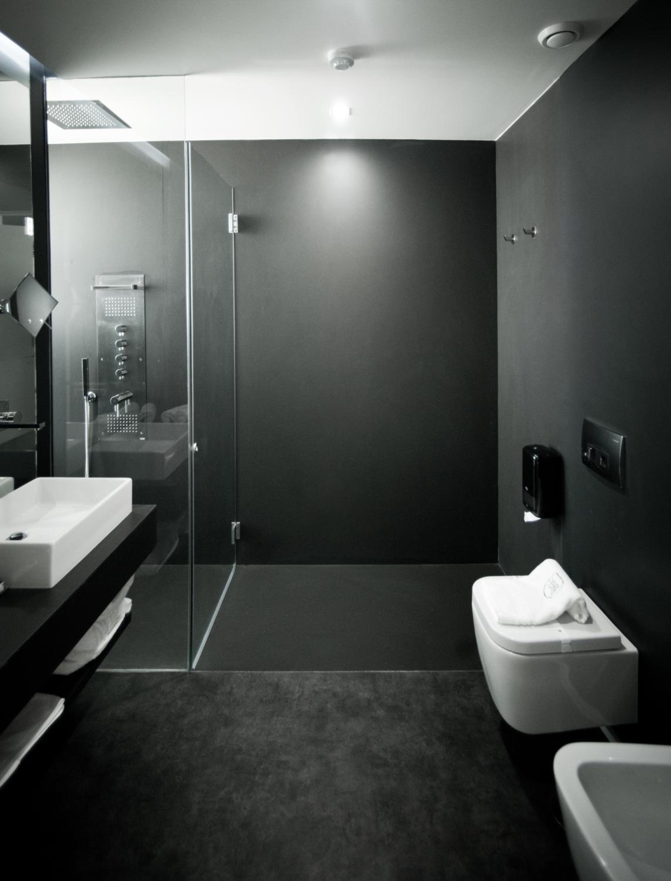 Premium Double Room - Photo 13
