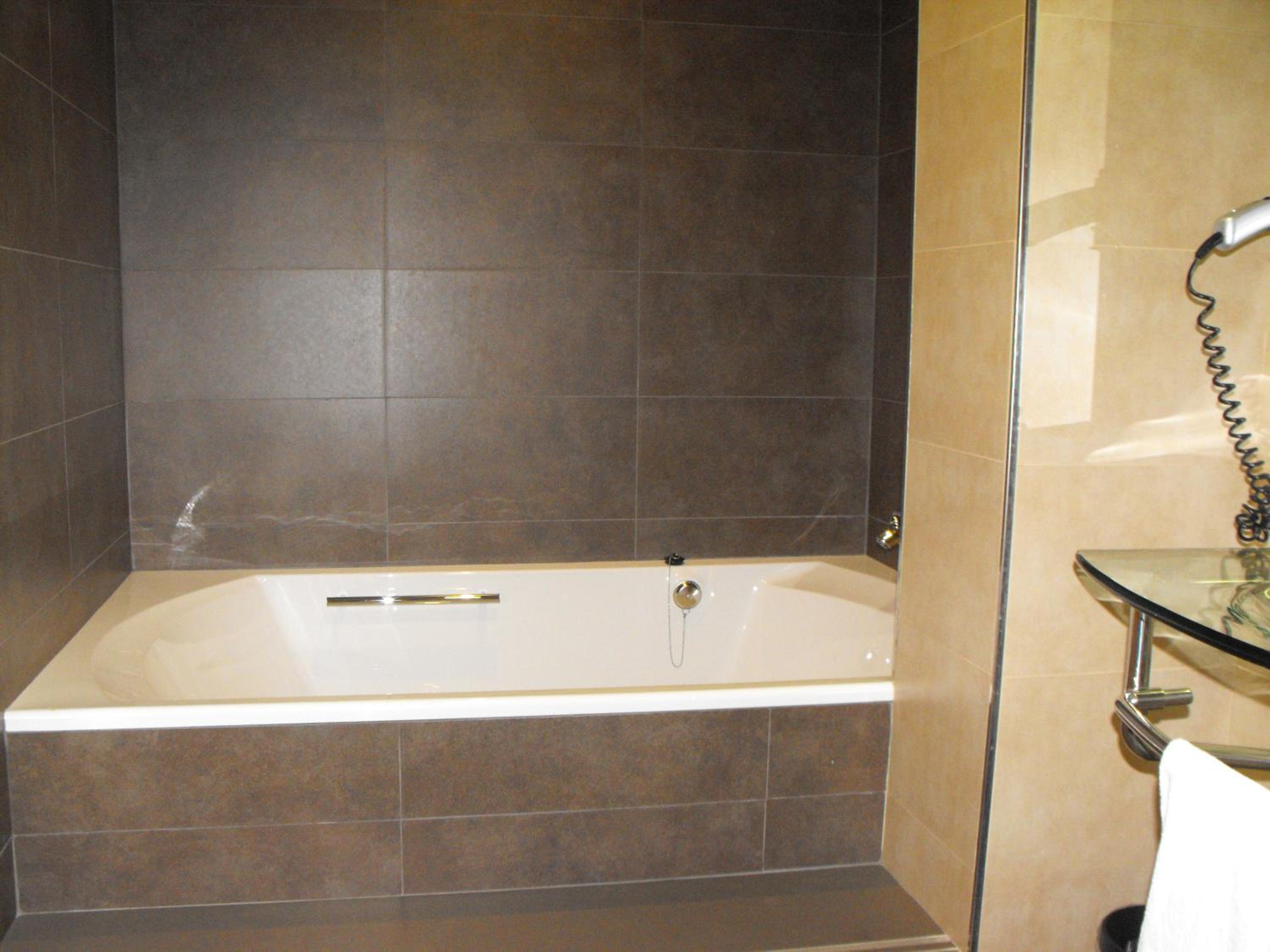 Double or Twin Room - Photo 8