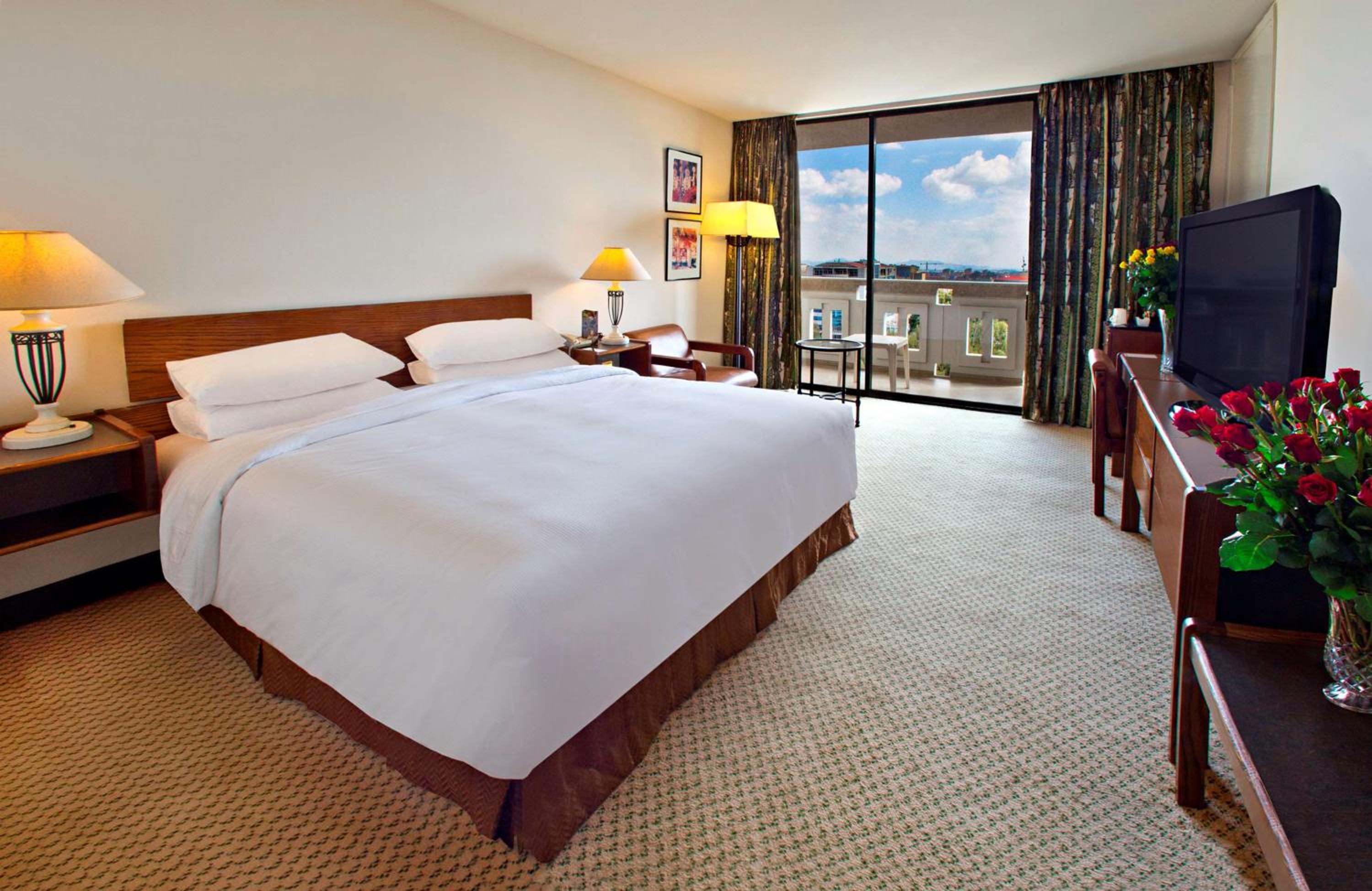 King Guest Room with Garden View