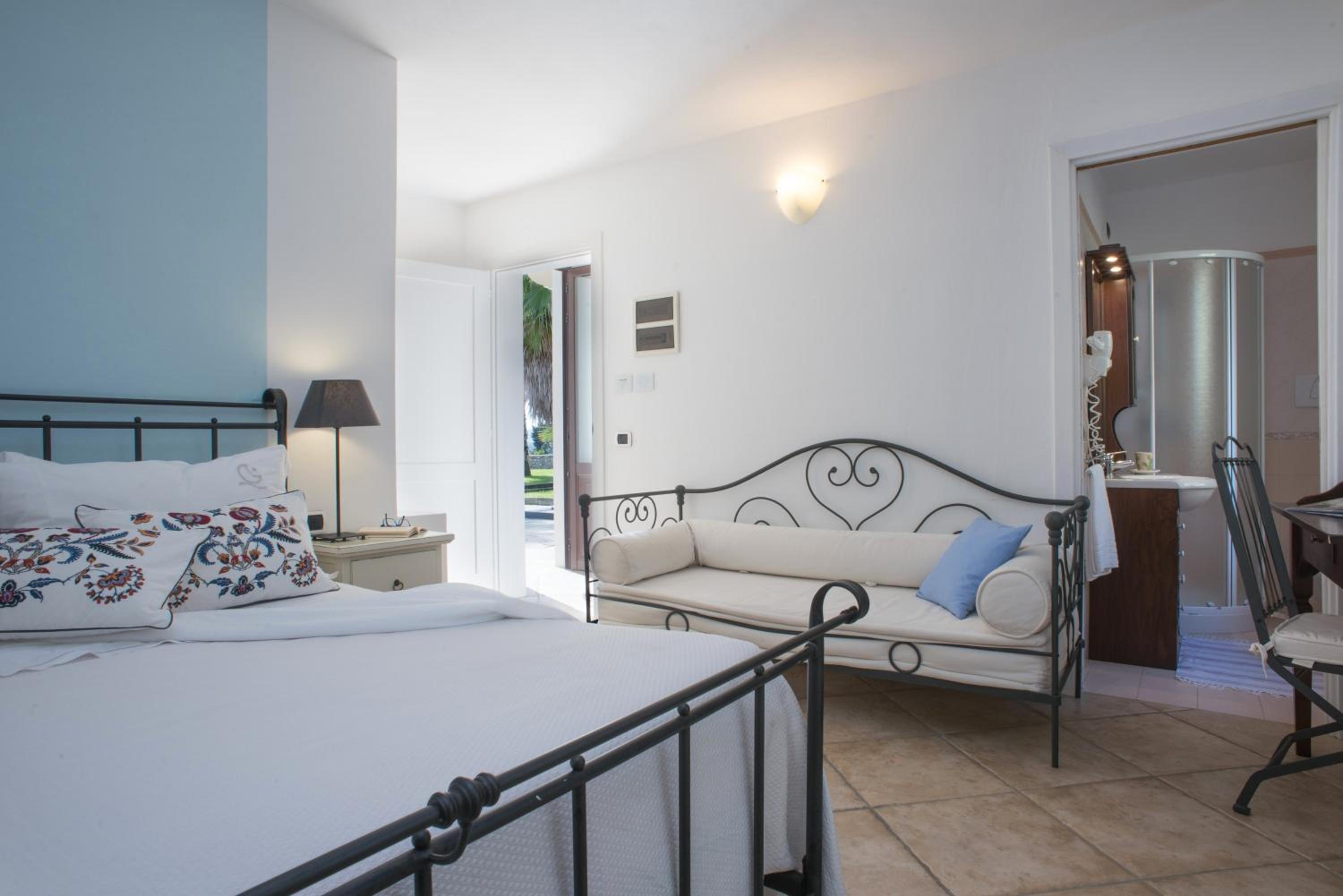 Classic Double Room - Photo 1