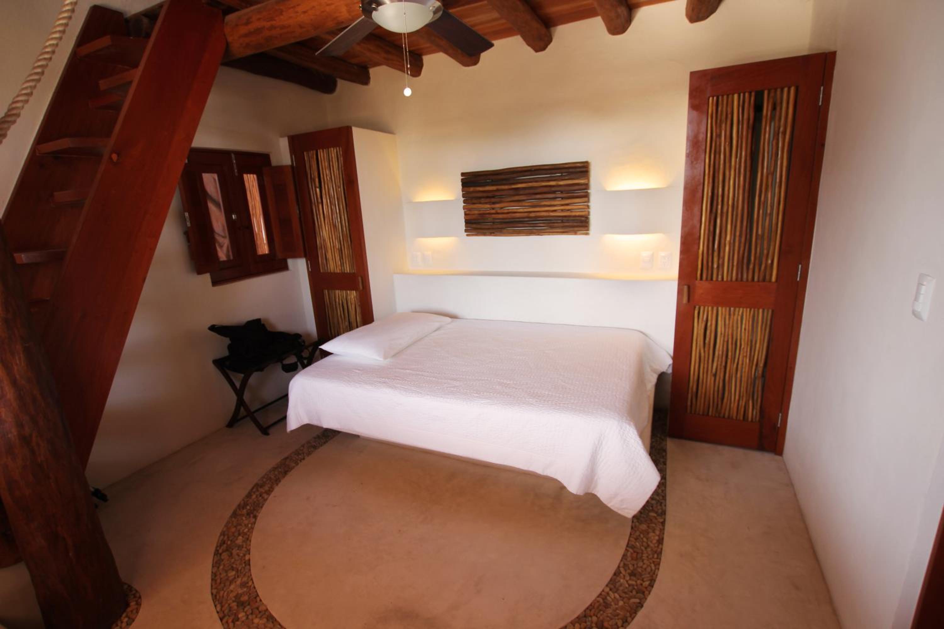 Queen Suite photo 3