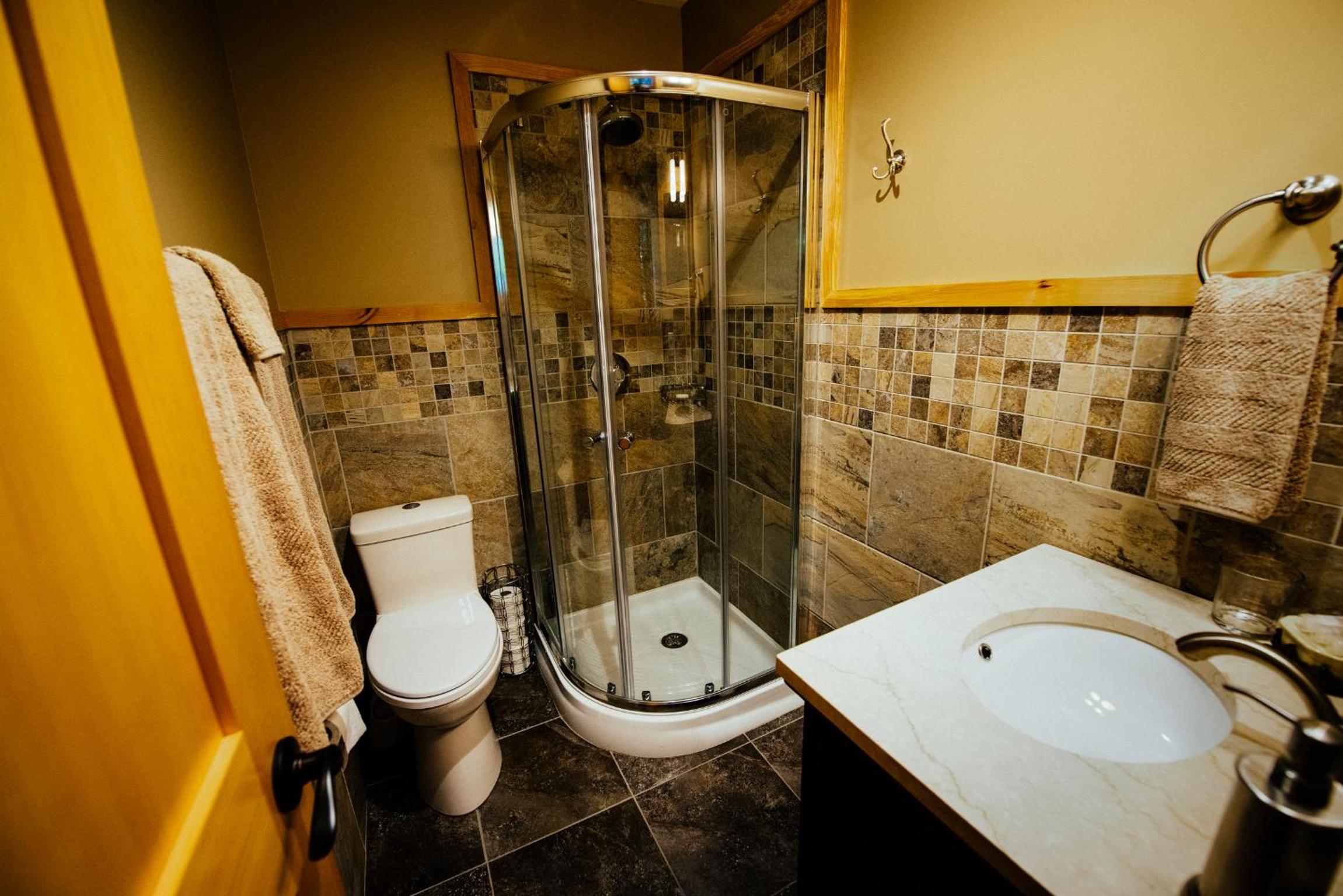 Twin Room with Private Bathroom photo 3