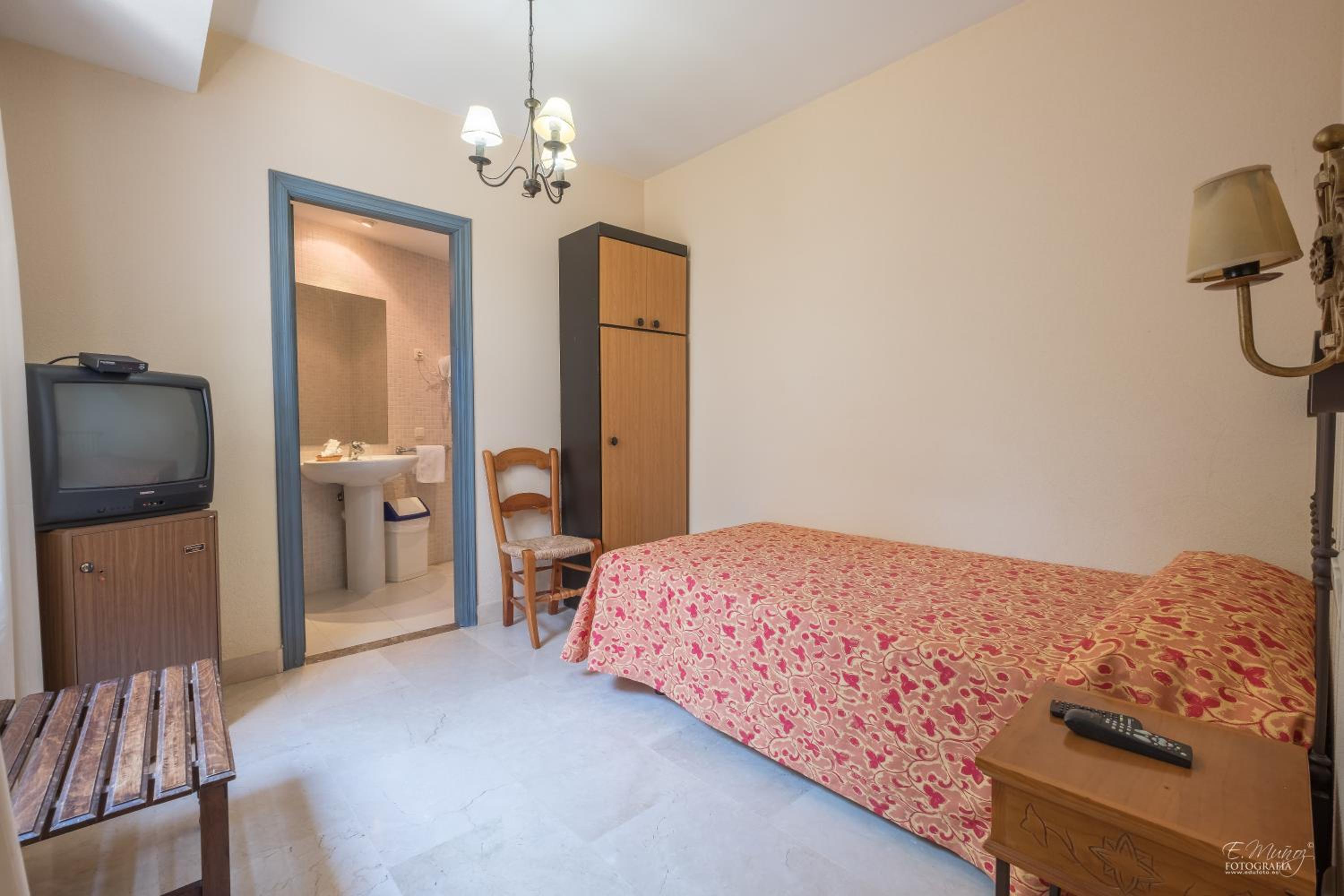 Single Room photo 2