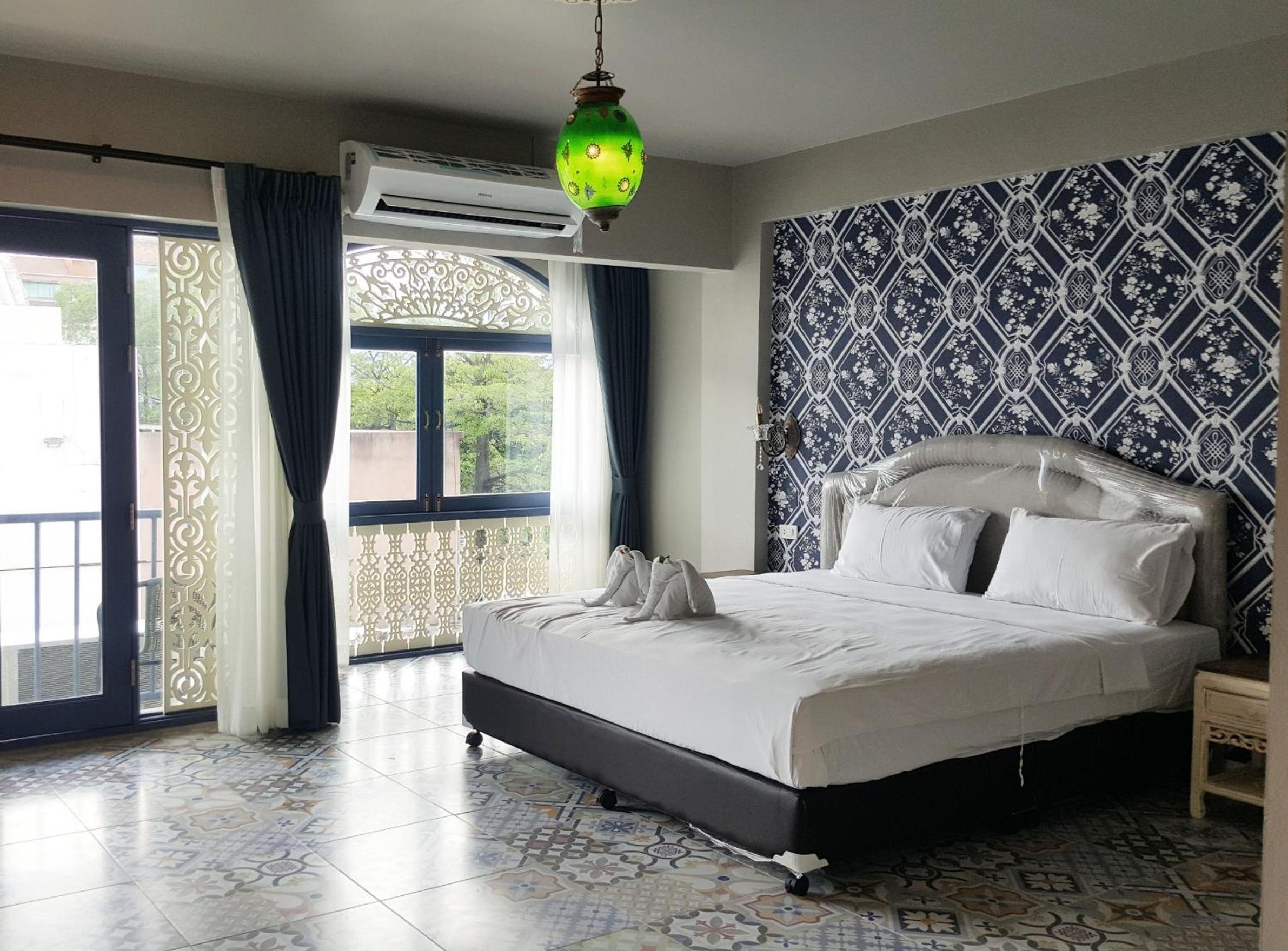 Superior Double Room with Balcony - Photo 10