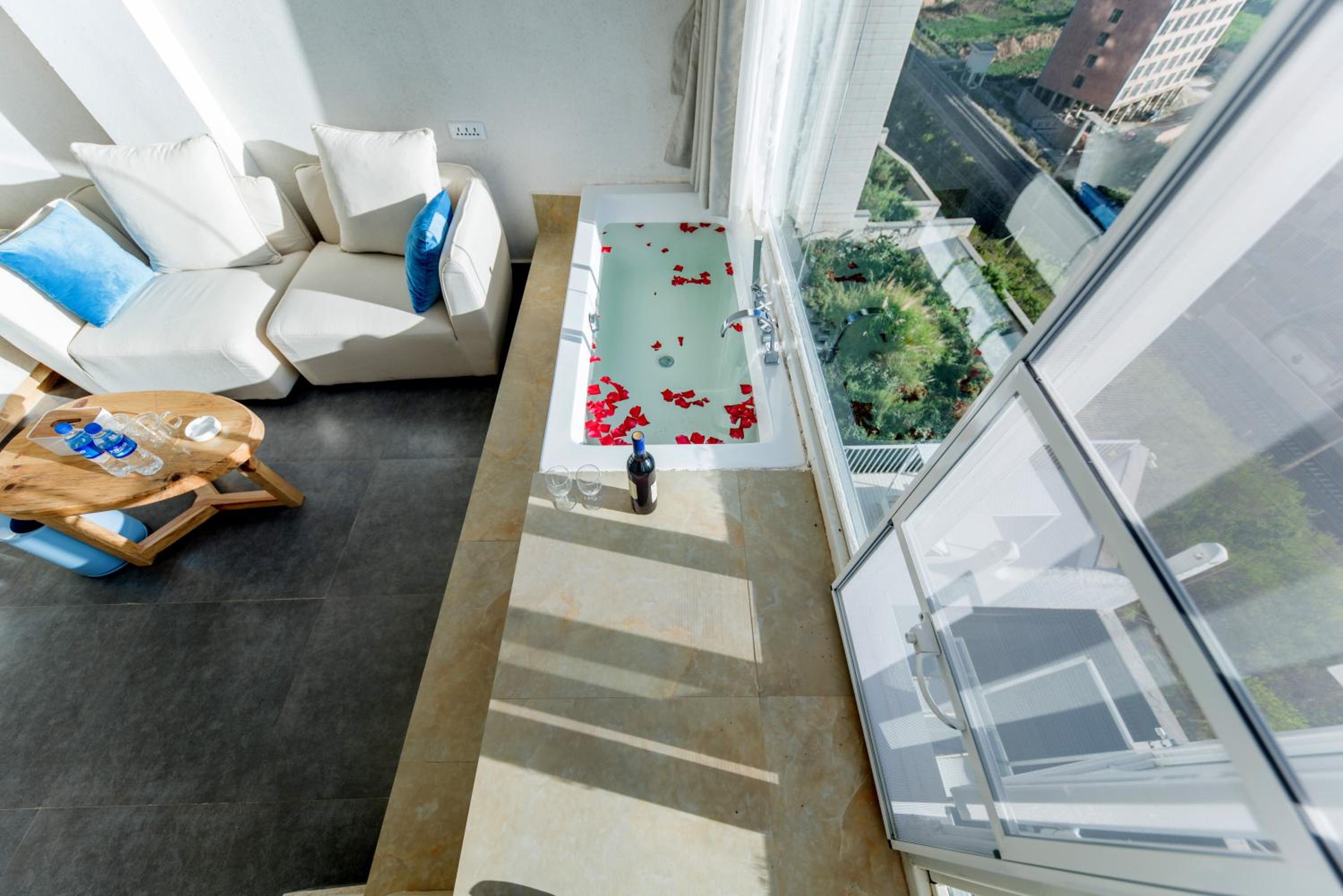 Deluxe Double Room with Sea View photo 3