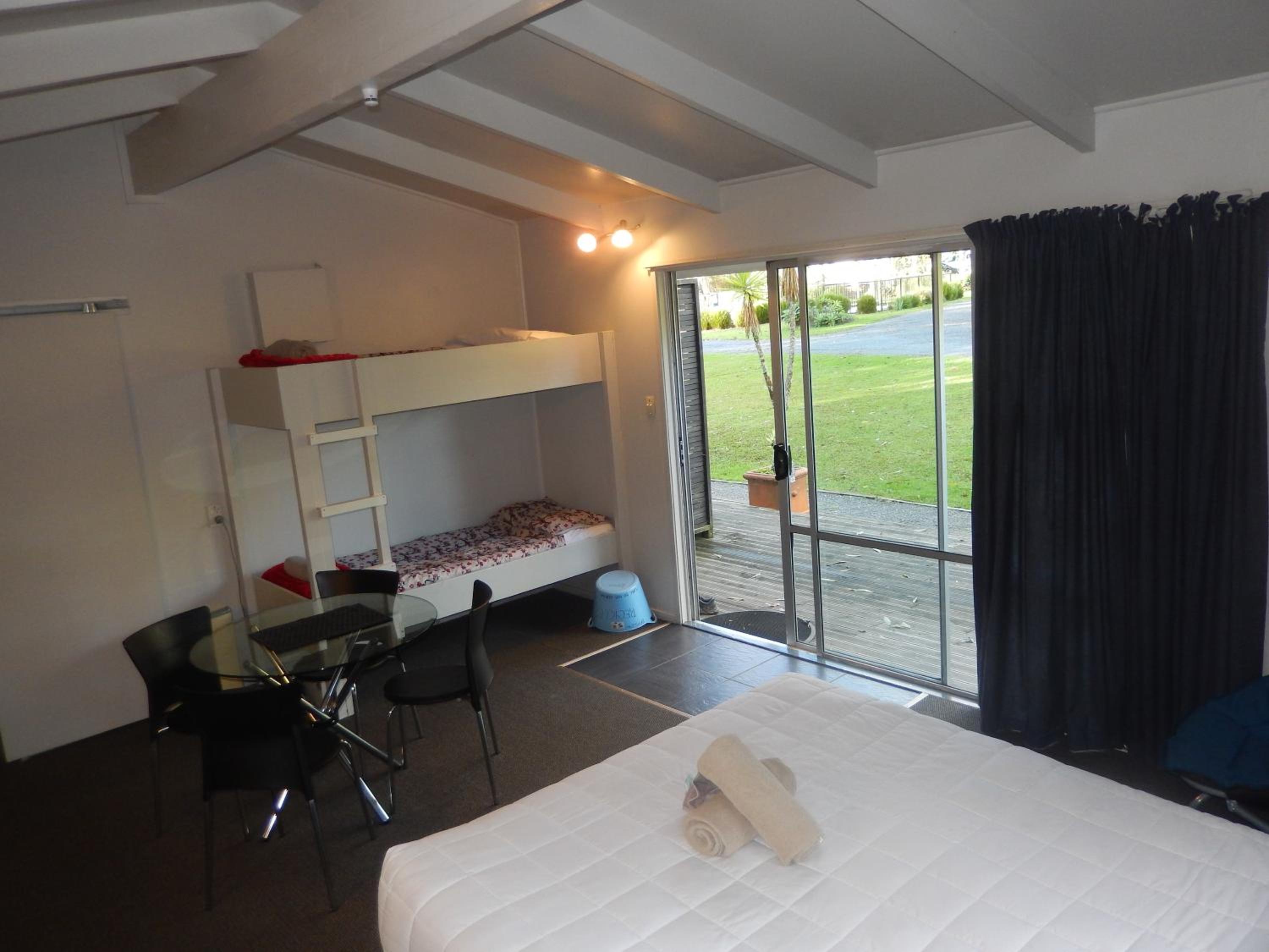 Studio Unit (maximum 4 guests)