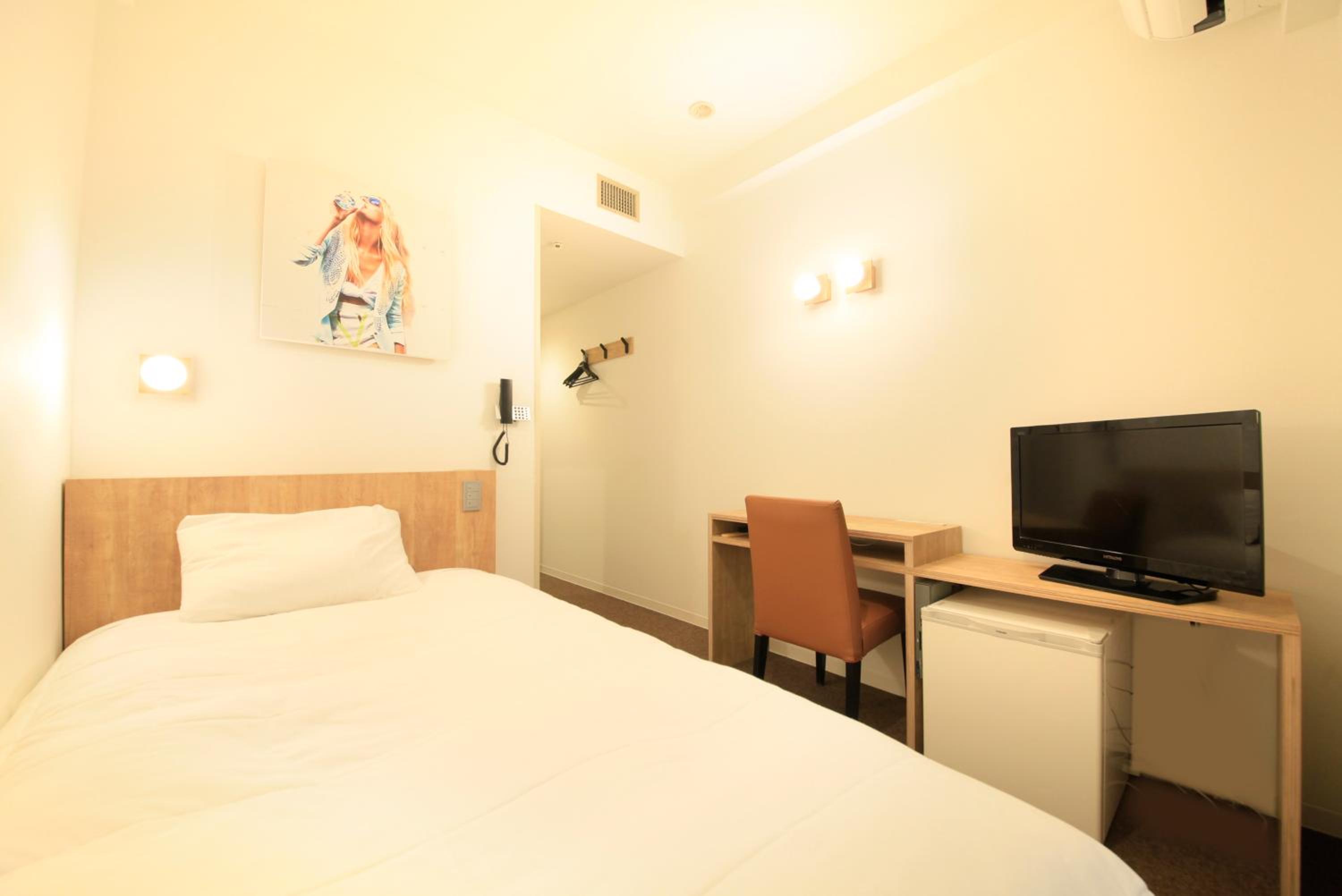 Moderate Double Room with Small Double Bed - Non-Smoking - Photo 2