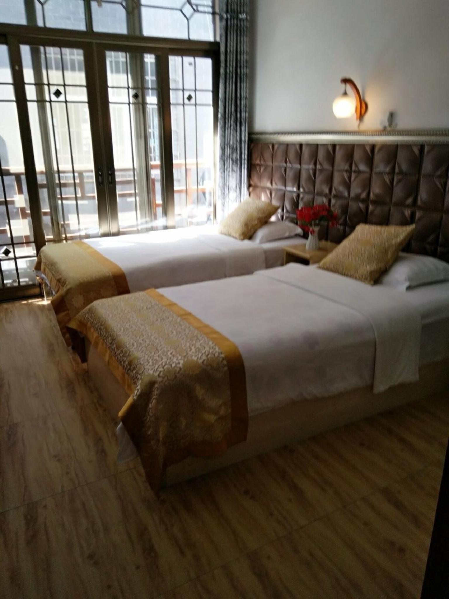 Standard Twin Room photo 2